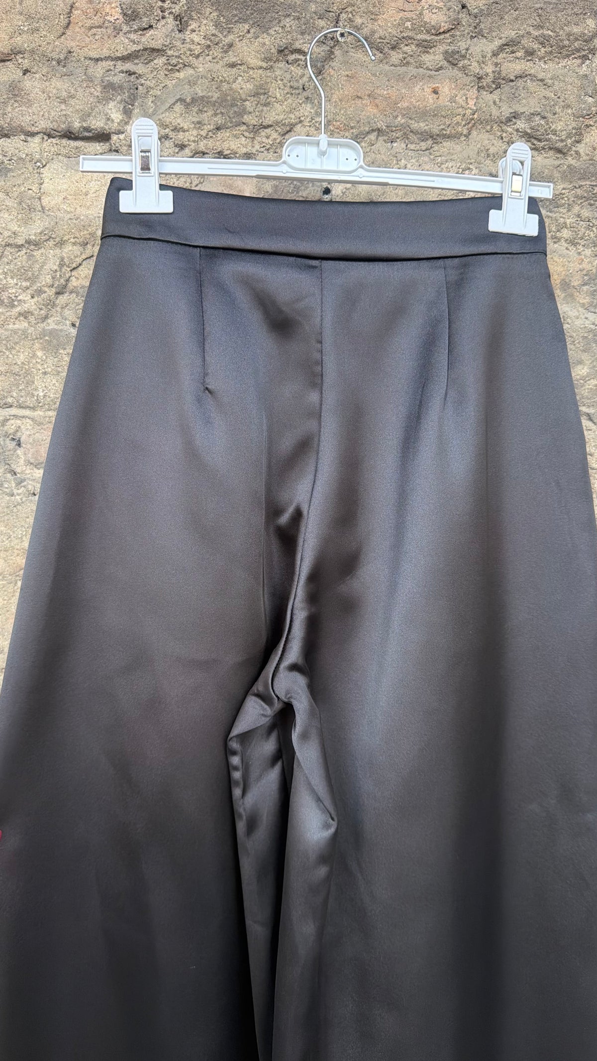 Pantalone carrot nero lucido