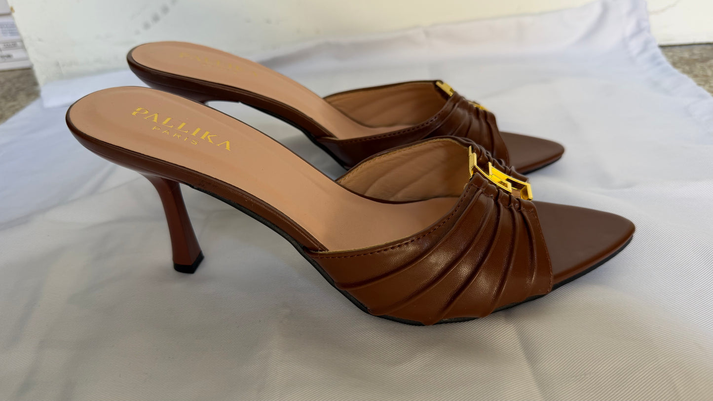 Mules cognac oro