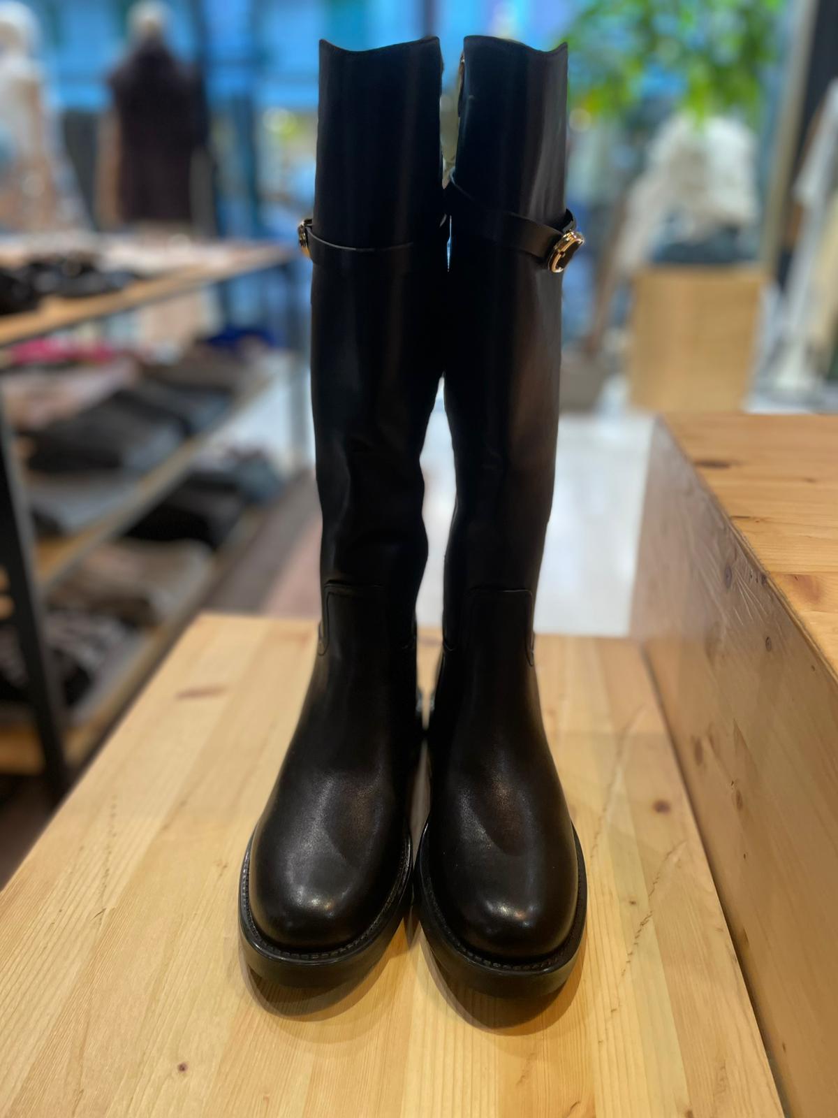 Stivale flat nero