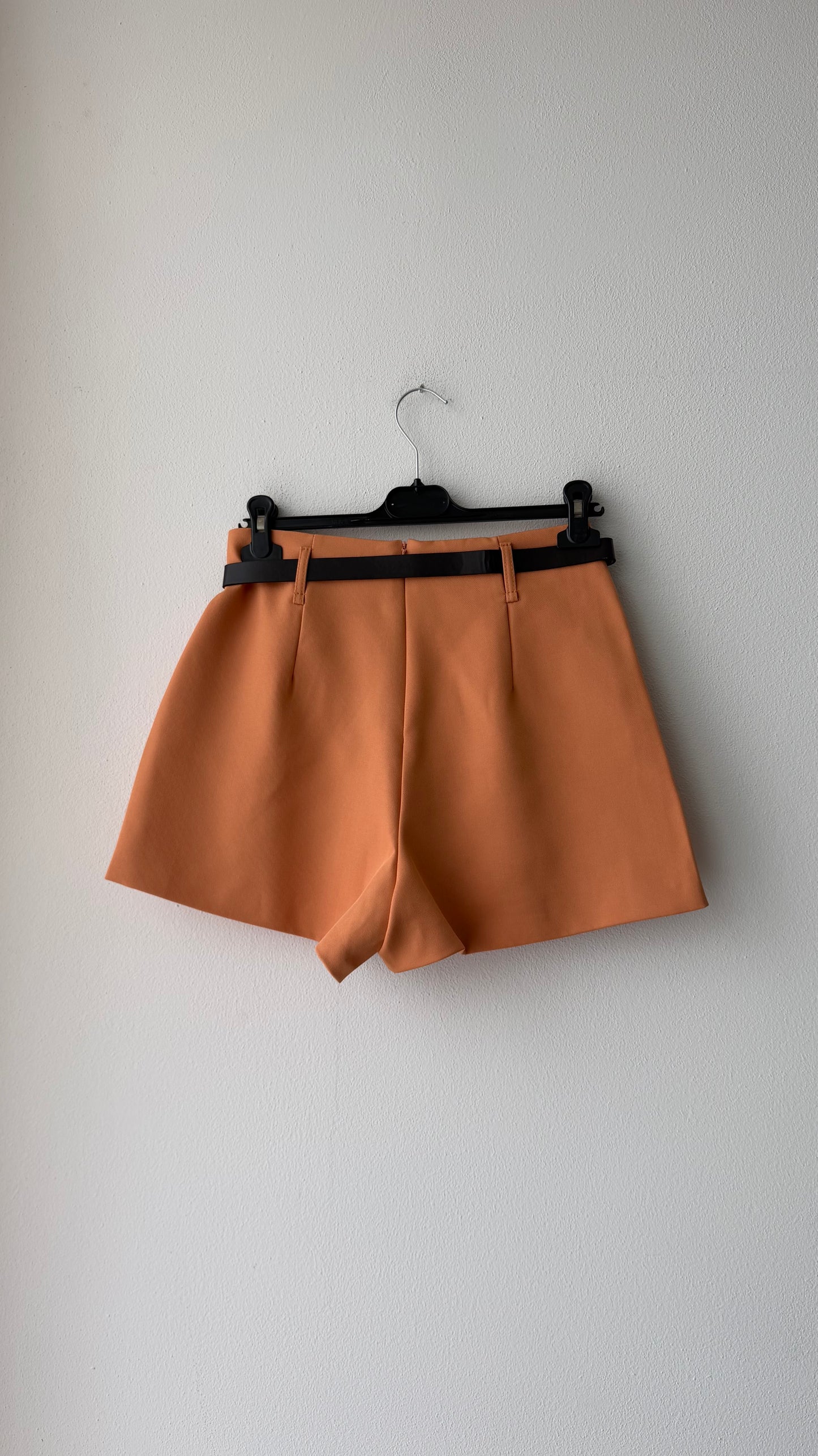 Gonna short orange