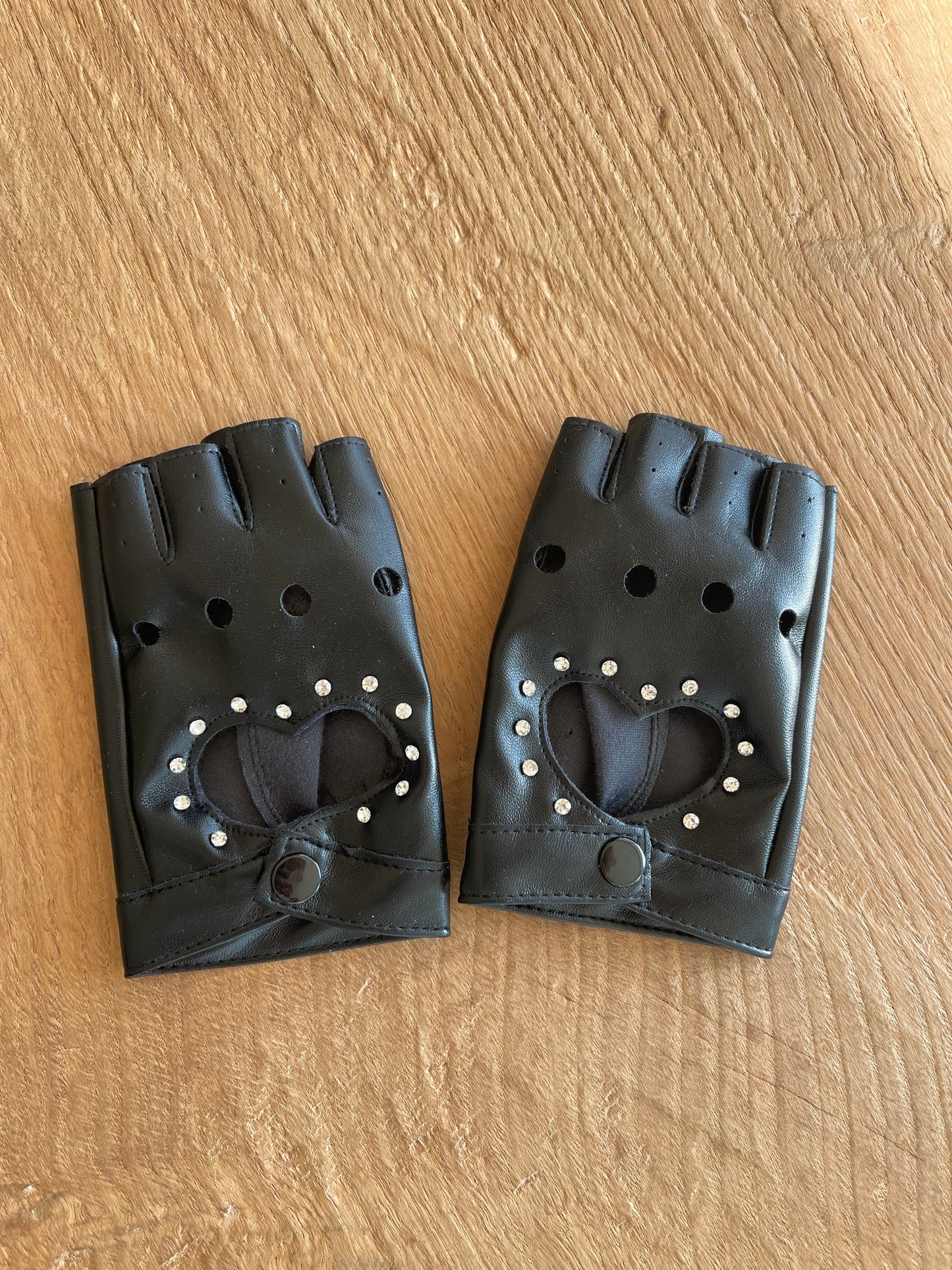 Heart glove