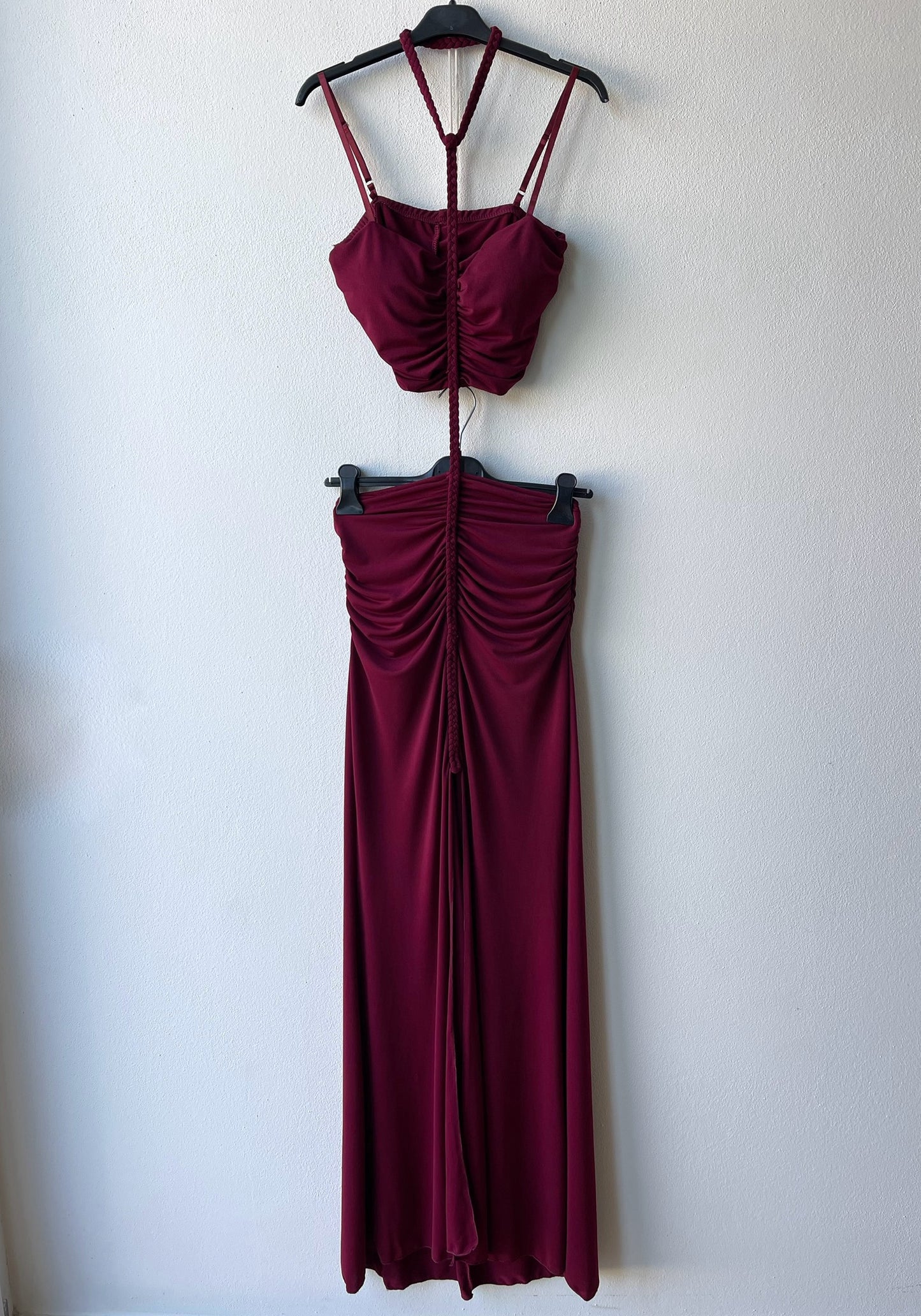 Abito bordeaux treccia