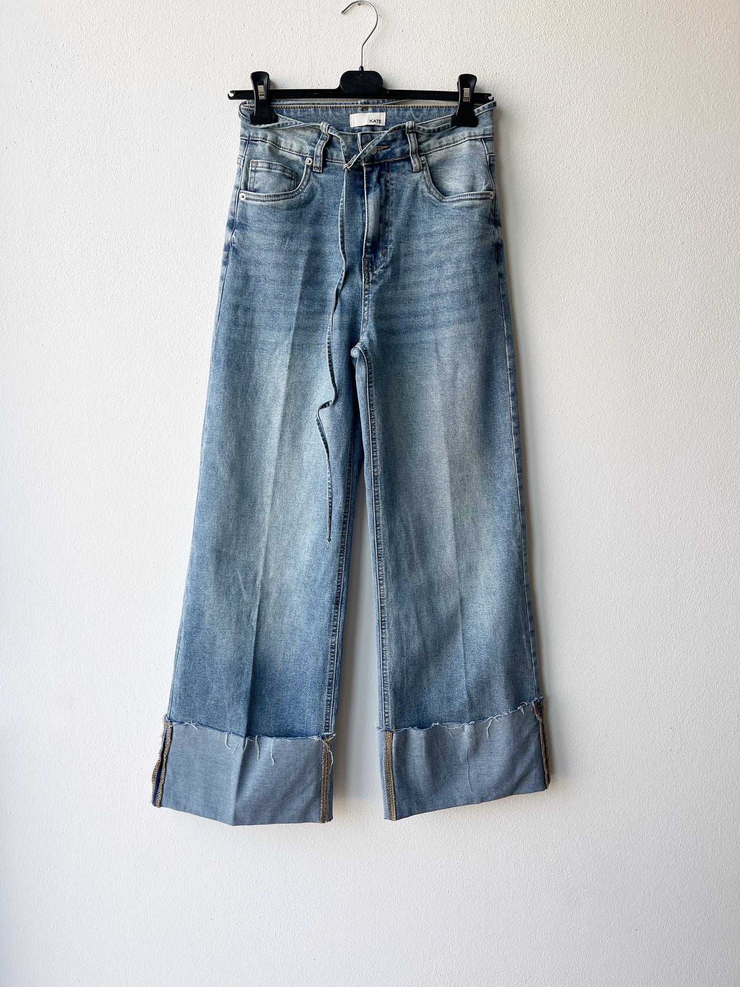Jeans dettaglio cintura