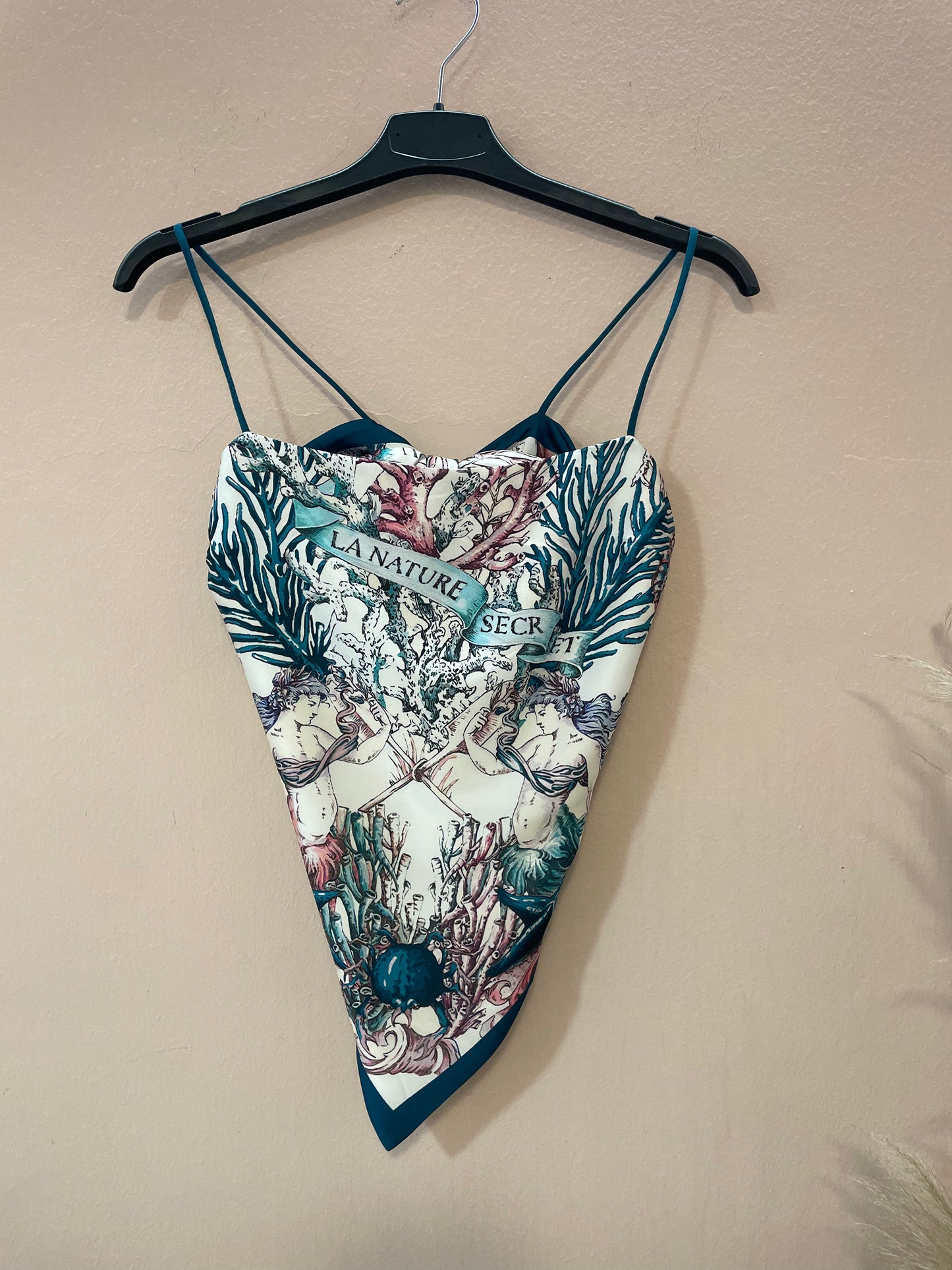 Top satin
