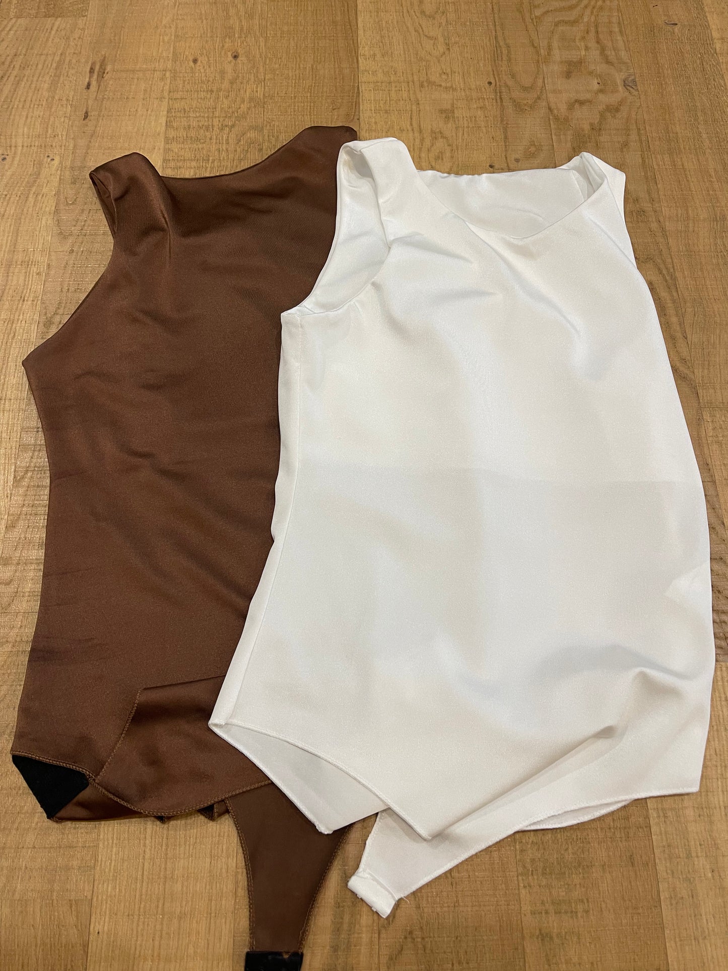 High-necked tank top body