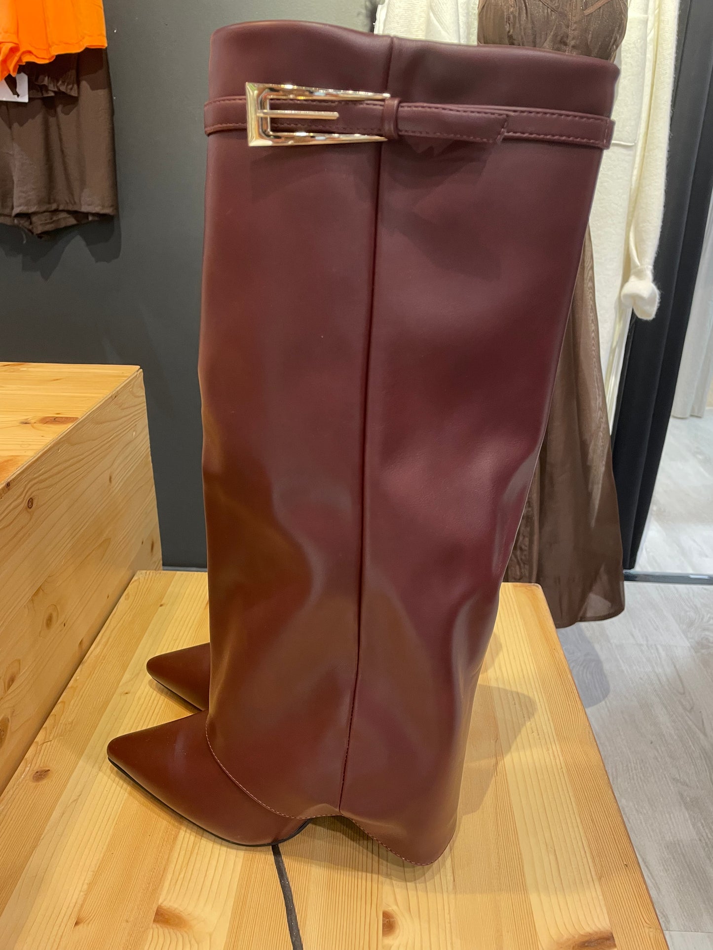 Black gyv boot