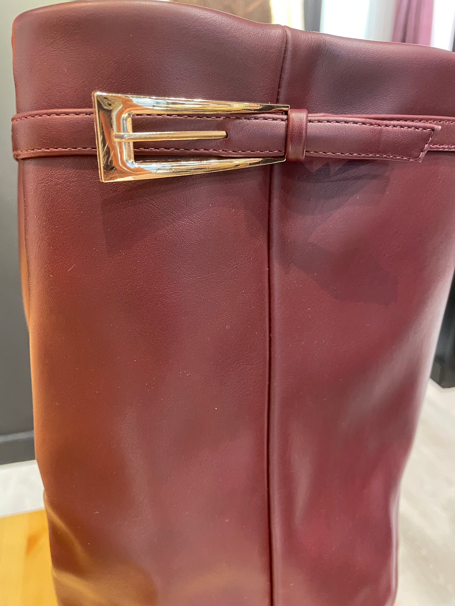 Black gyv boot
