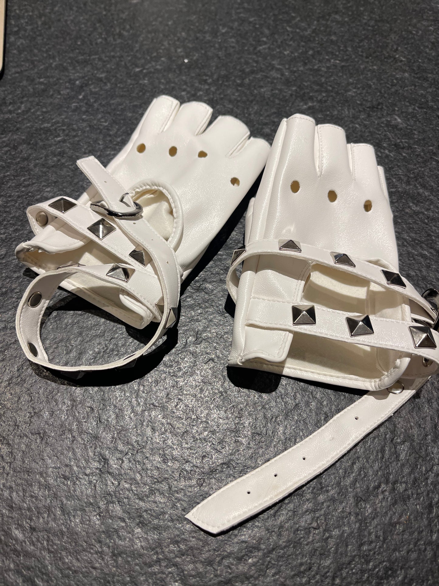 White fingerless gloves