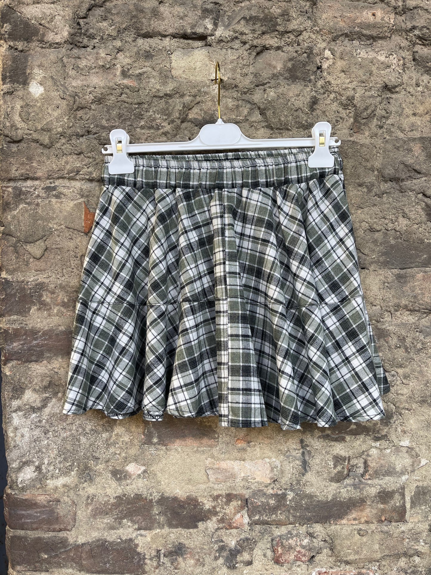 Green tone wheel skirt