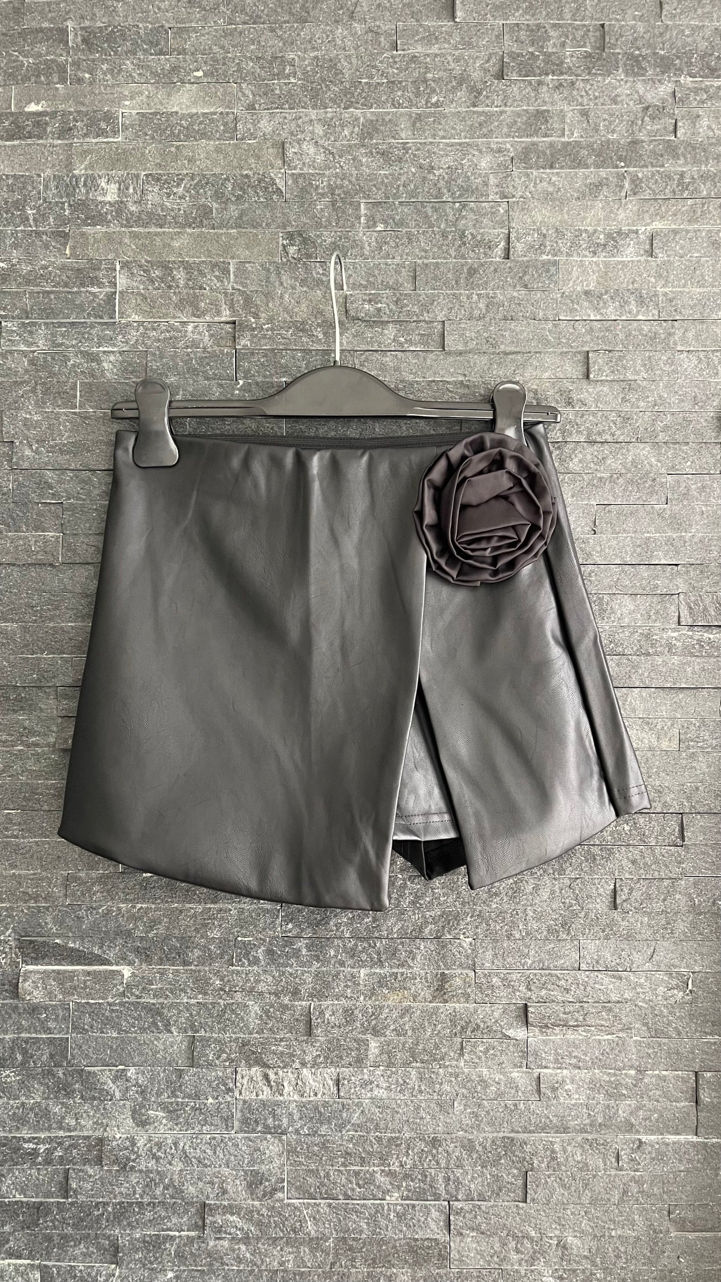 Mini eco leather flower