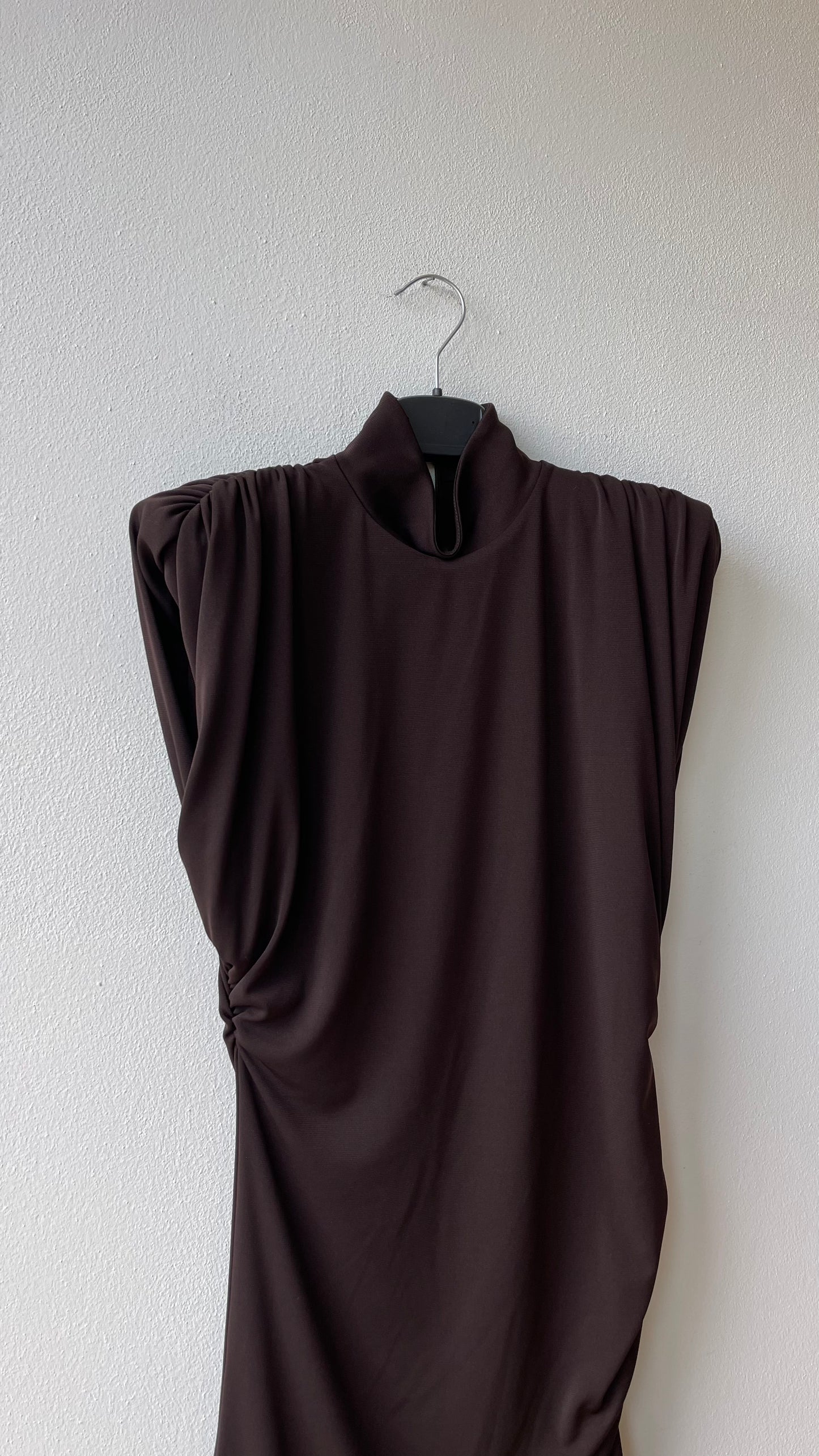 Abito marrone pizzo
