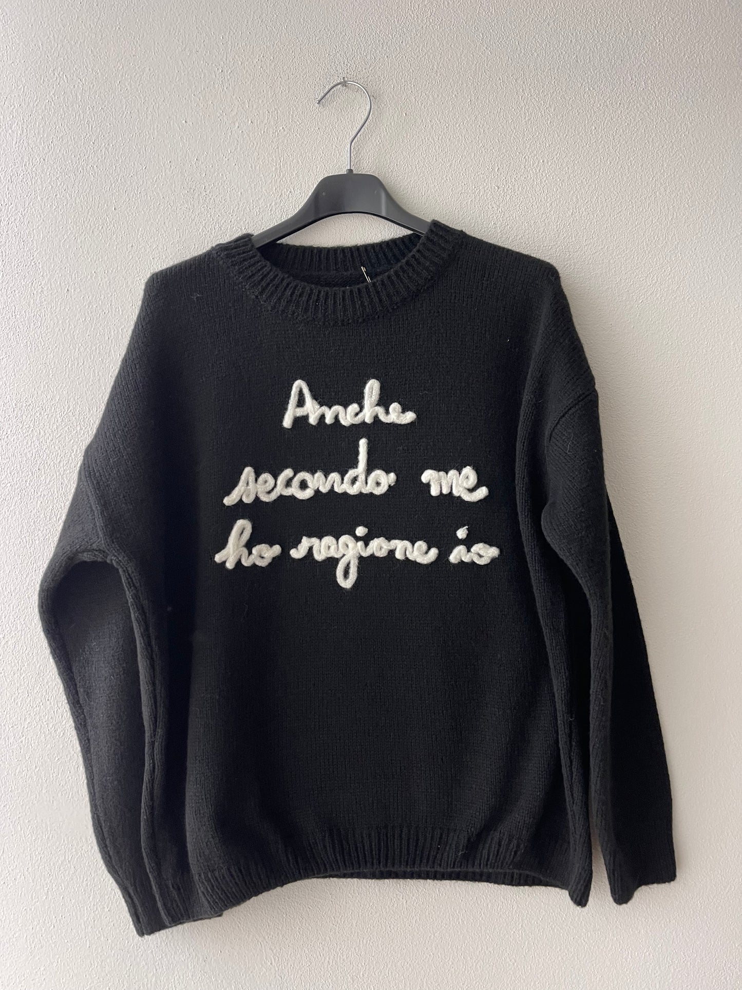 Maglia nera scritte