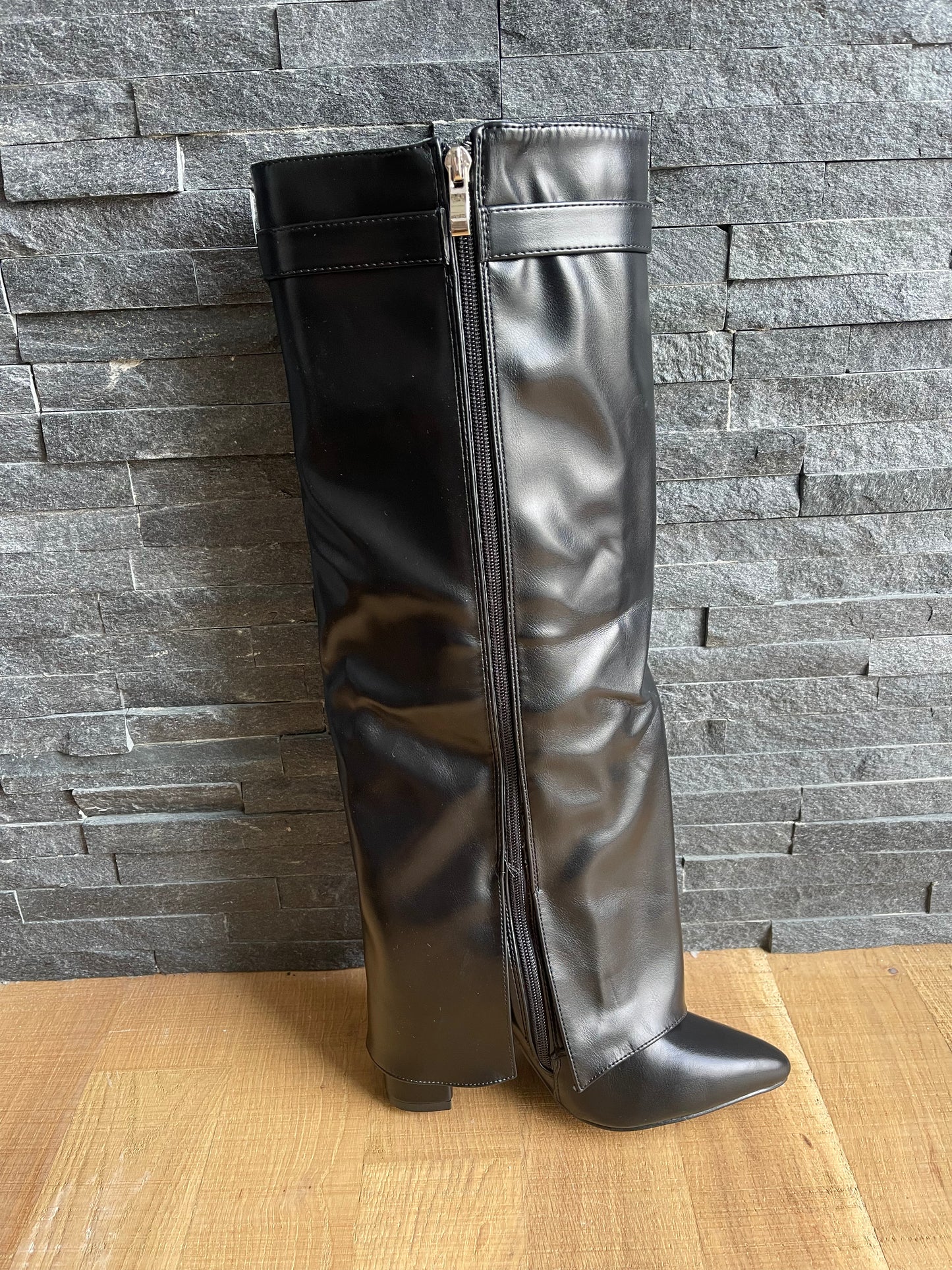 Black gyv boot