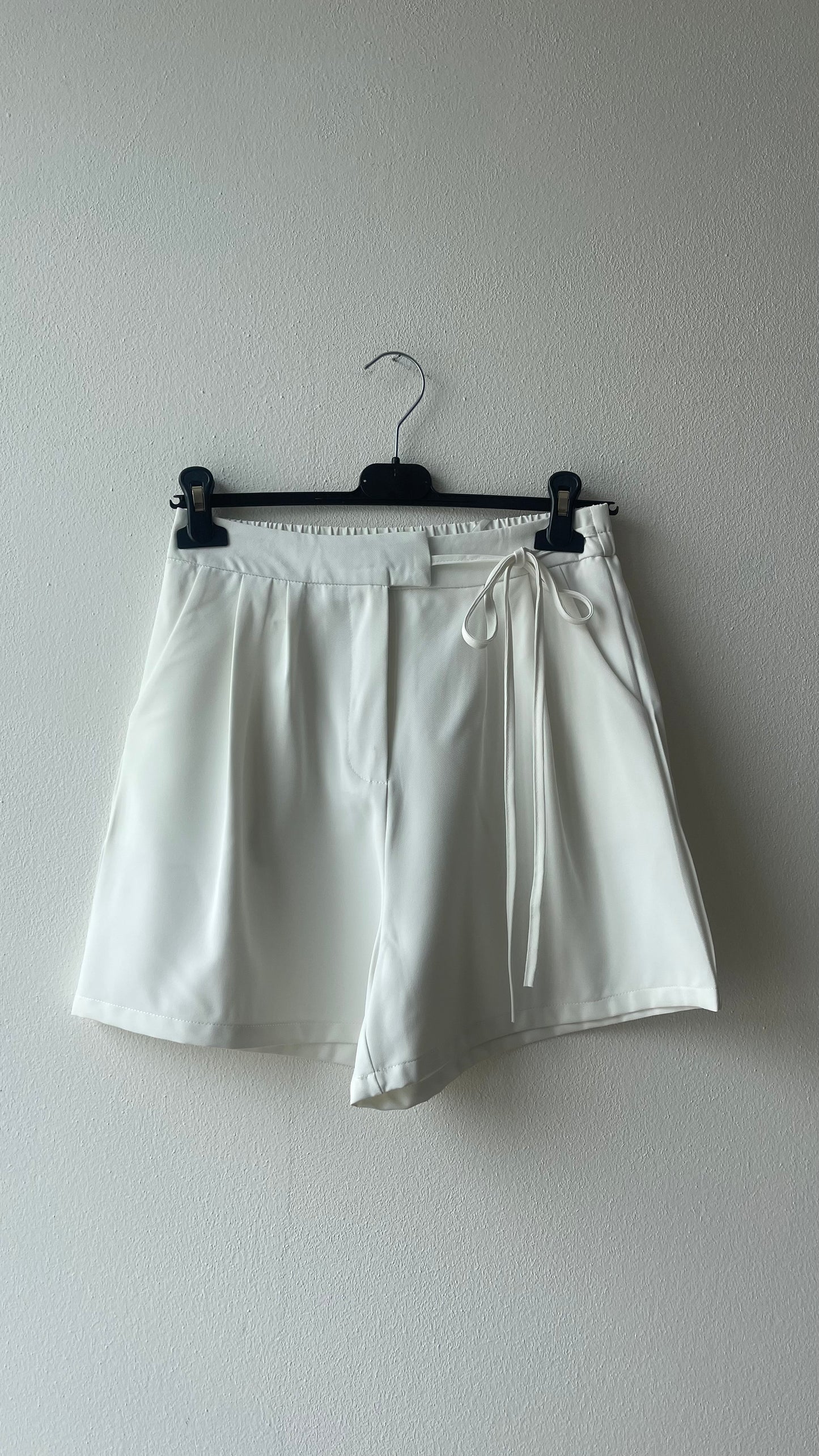 Shorts dettaglio cintura bianco