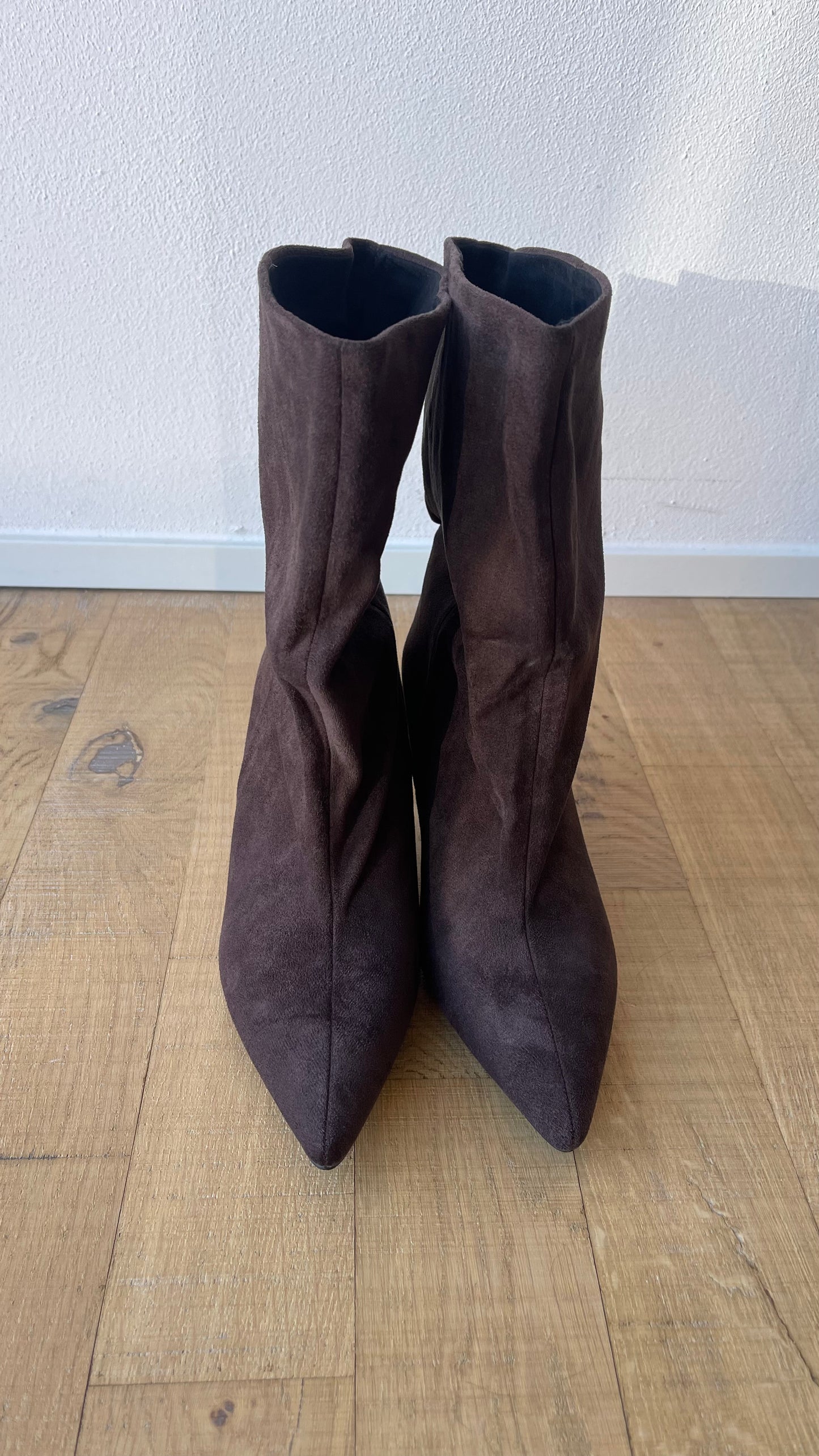 Stivaletto scamosciato marrone