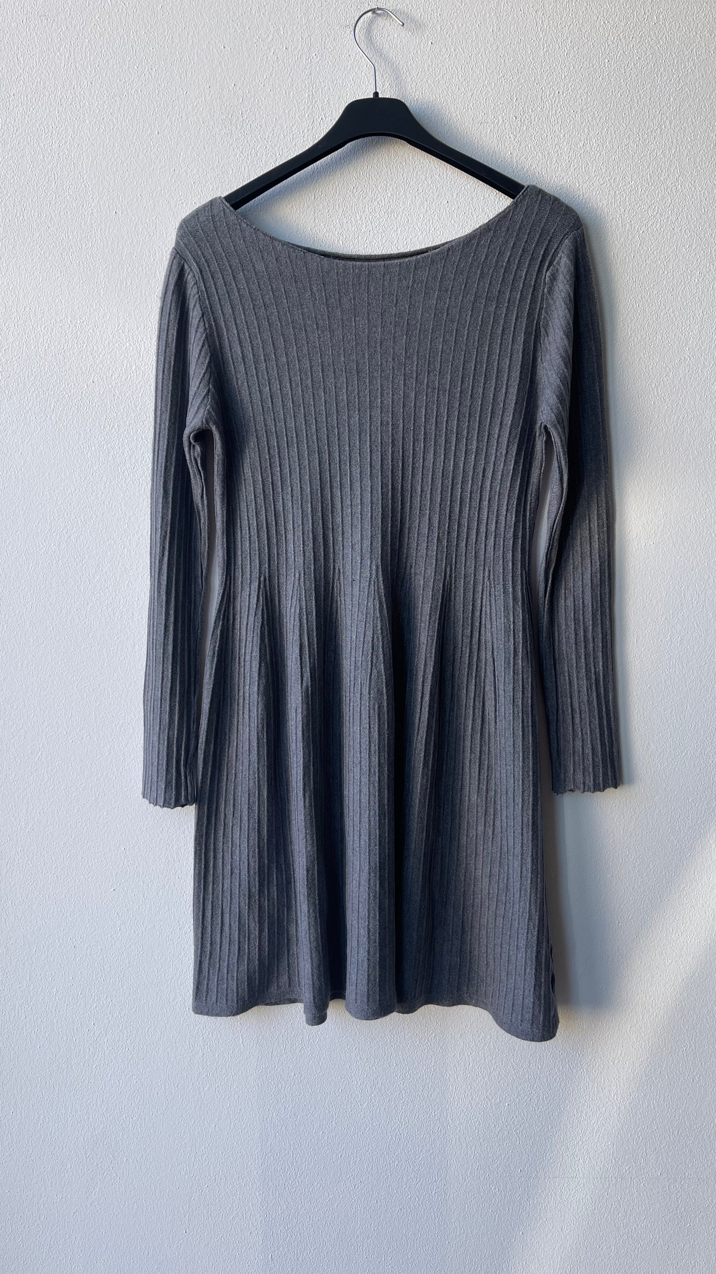 Abito maglia svasato