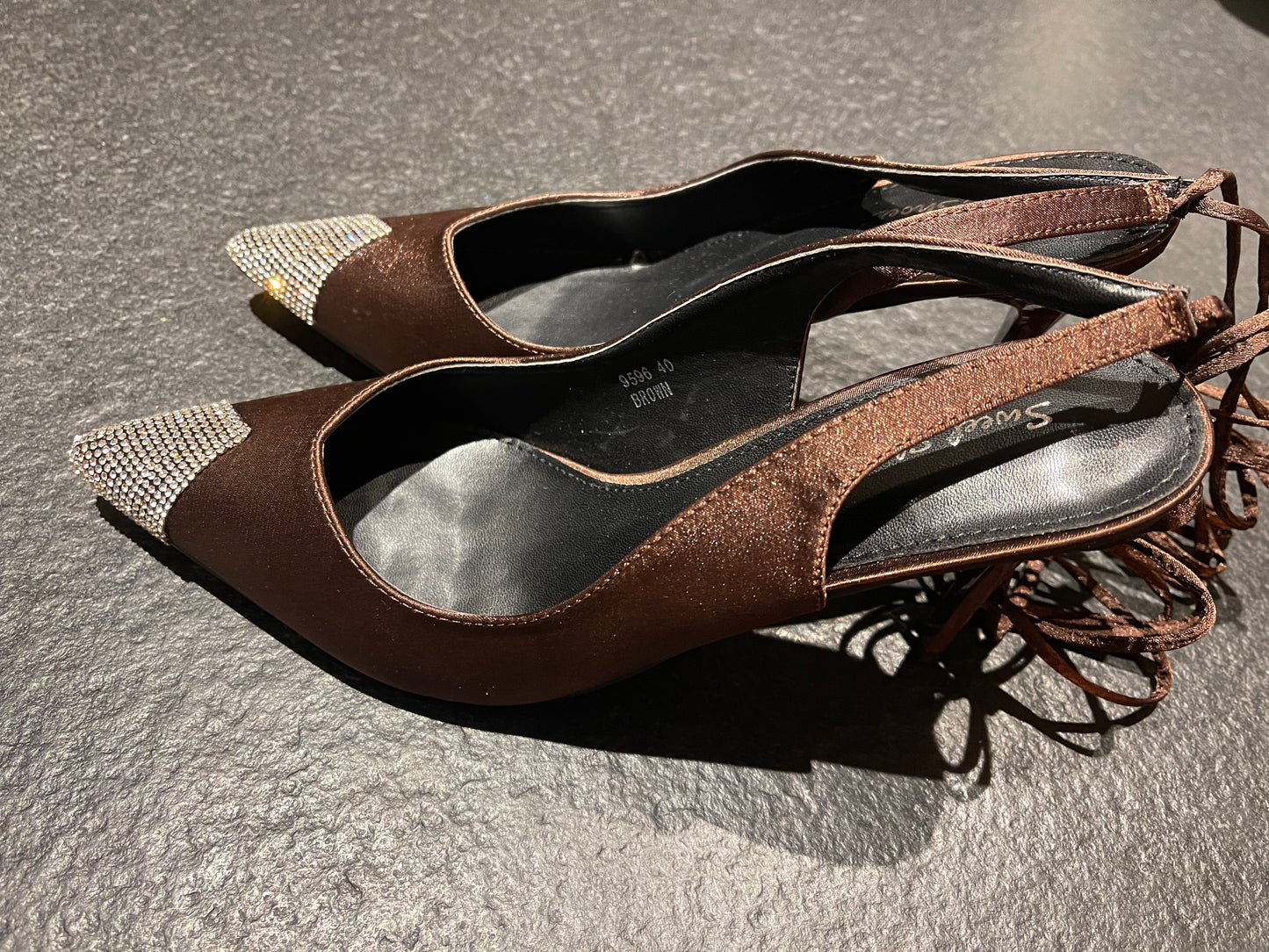 Laura brown pumps