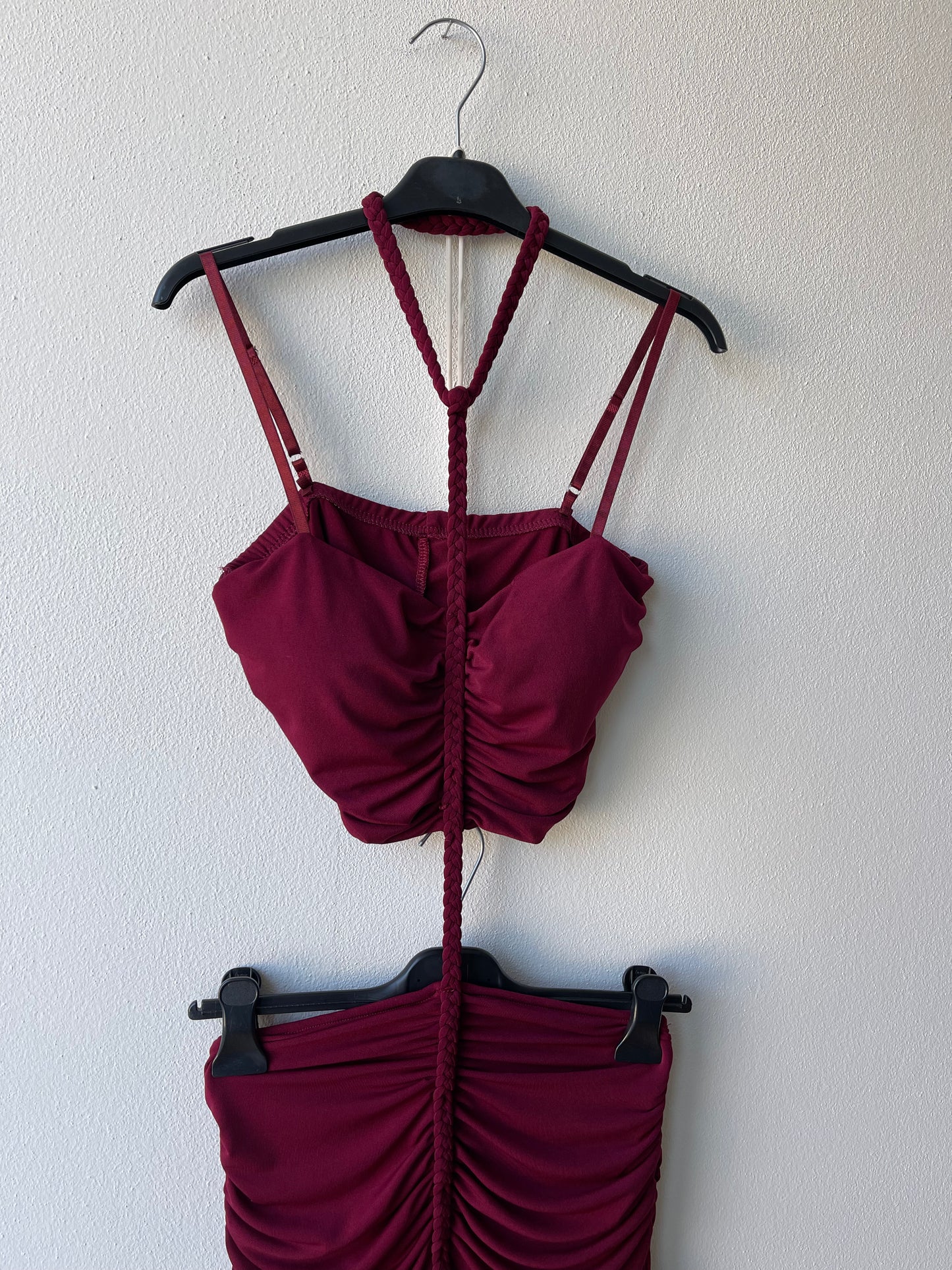 Abito bordeaux treccia