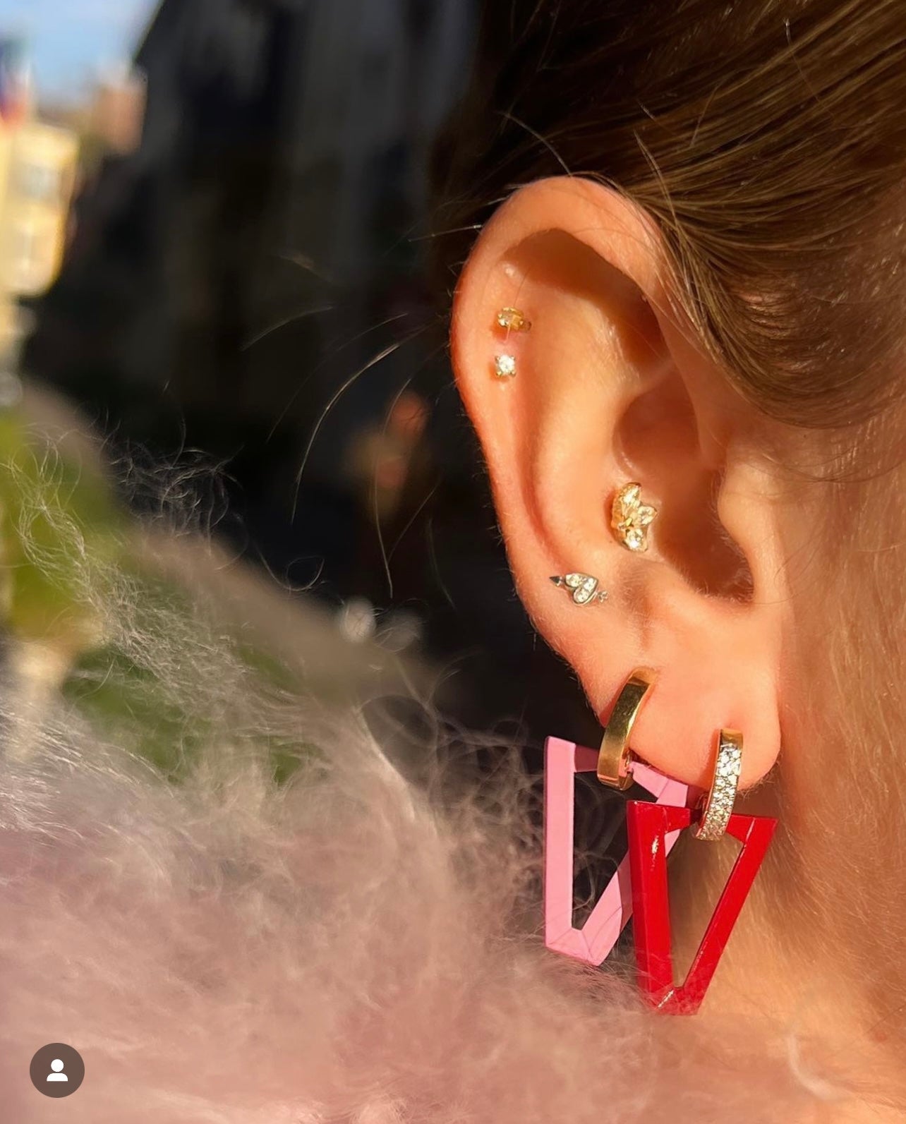 V-shaped earrings