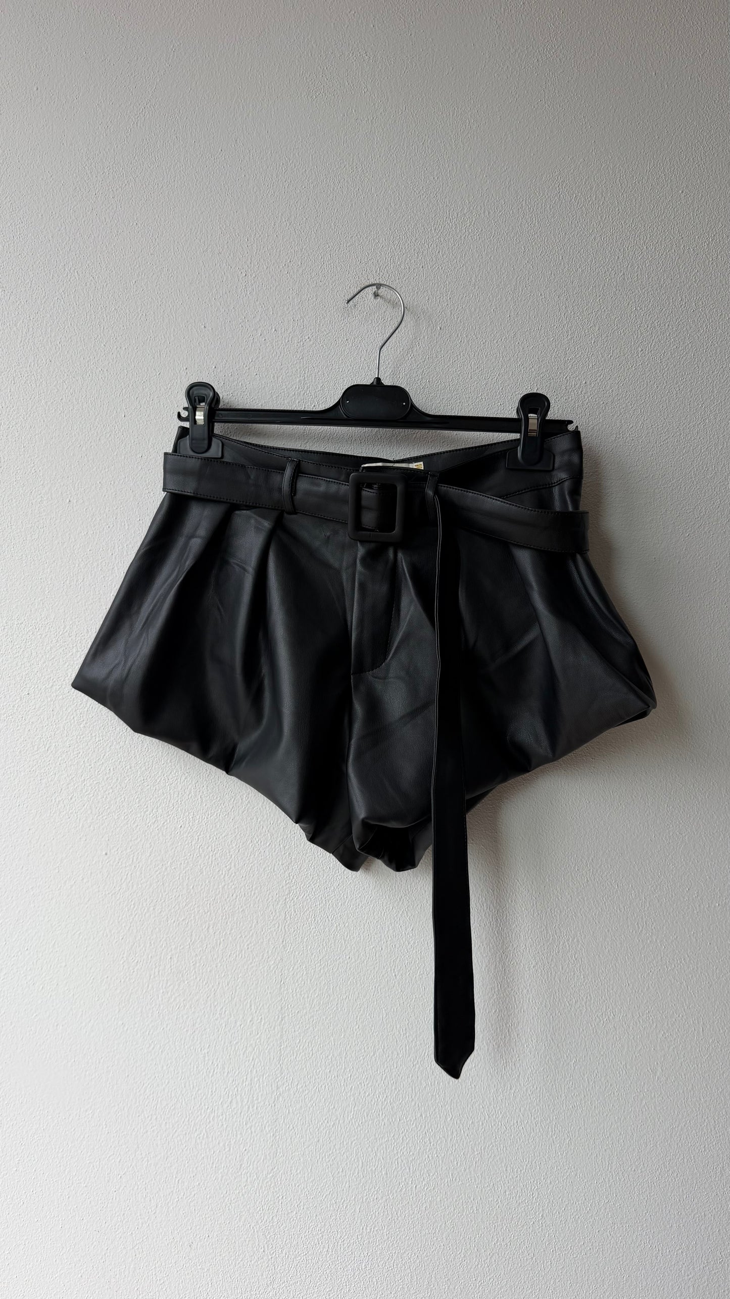 Shorts ecopelle farfalla