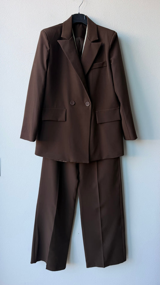 Tailleur marrone