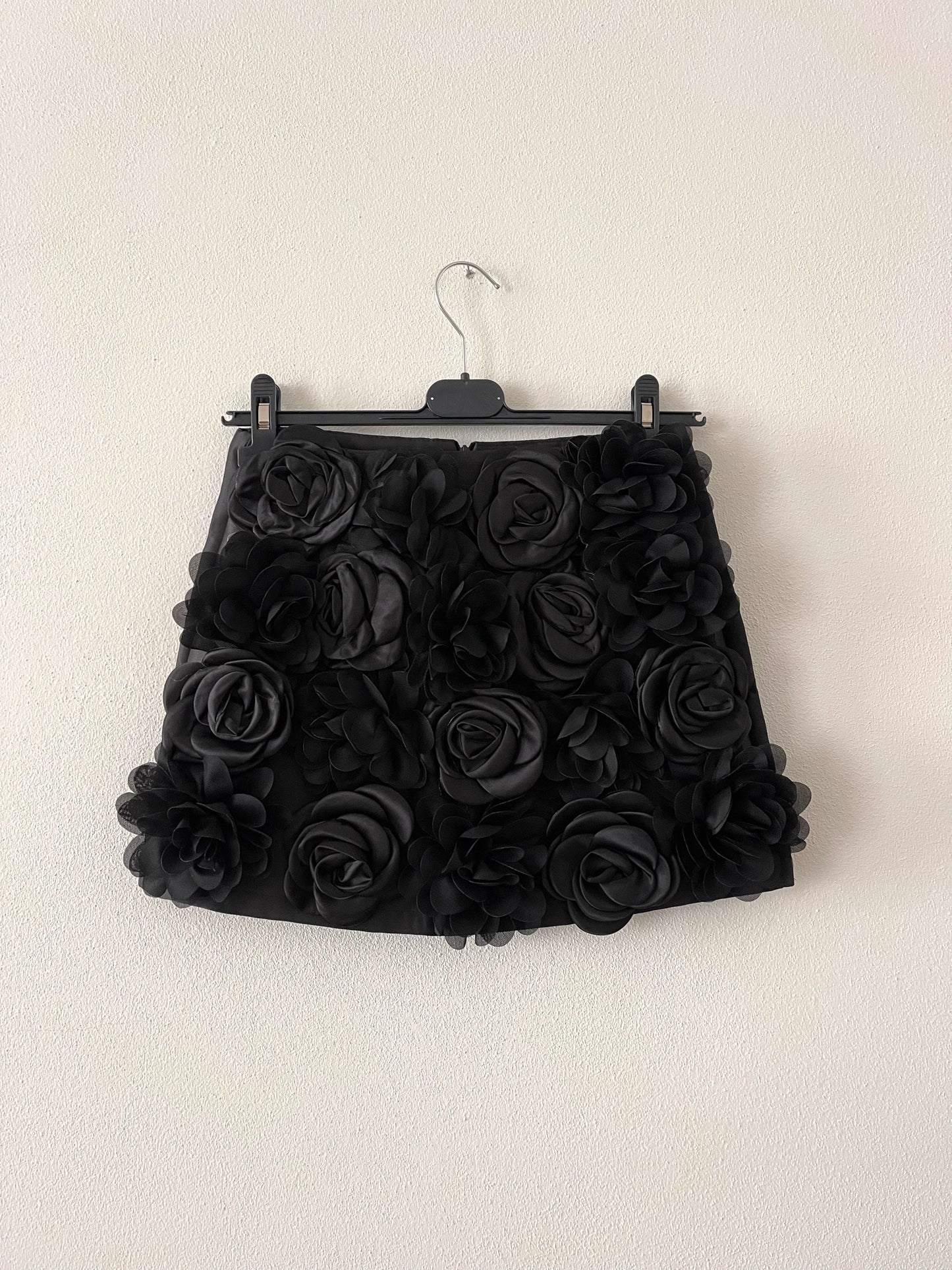 Gonna fiori applicati