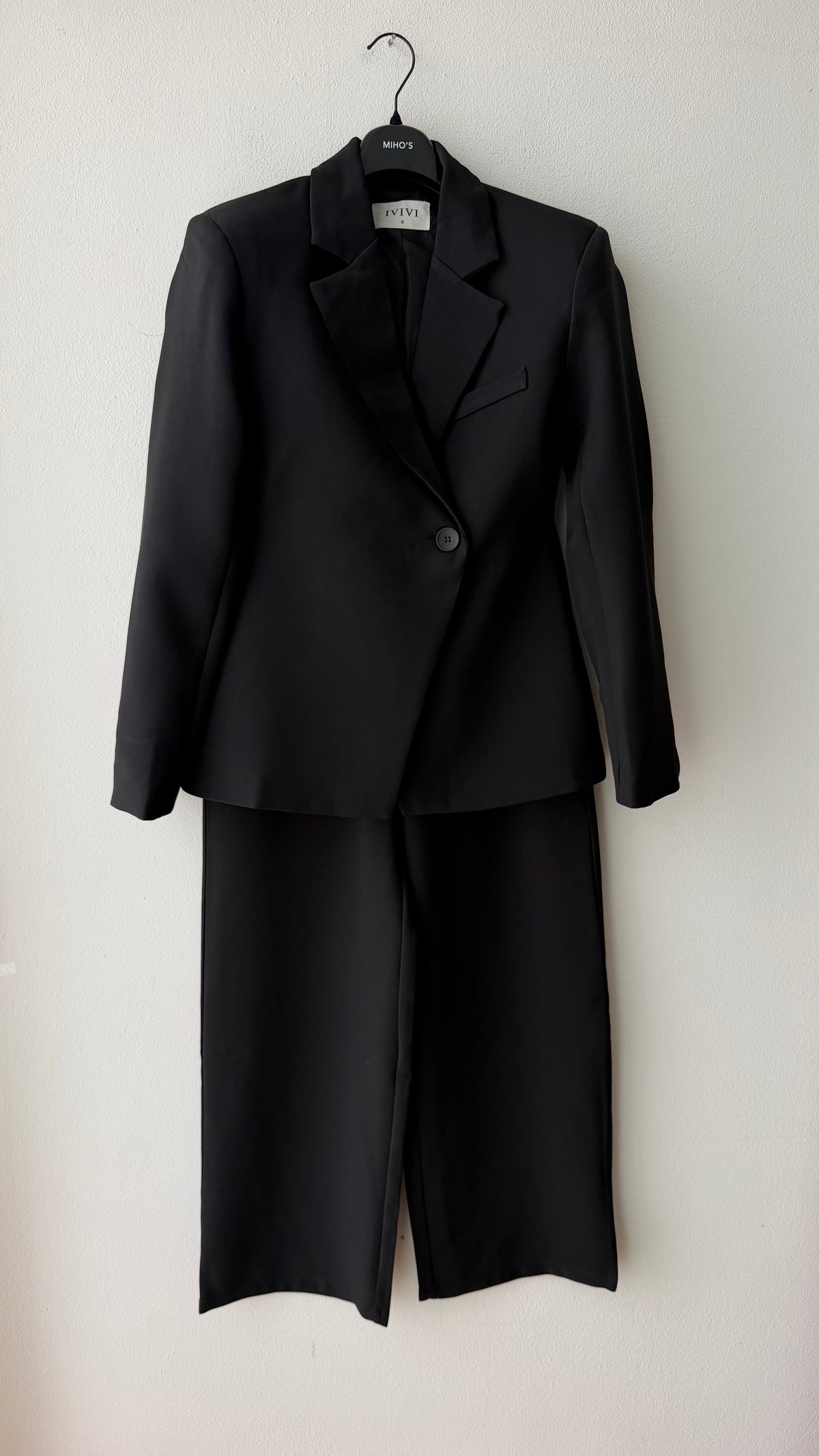 Tailleur nero giacca avvitata