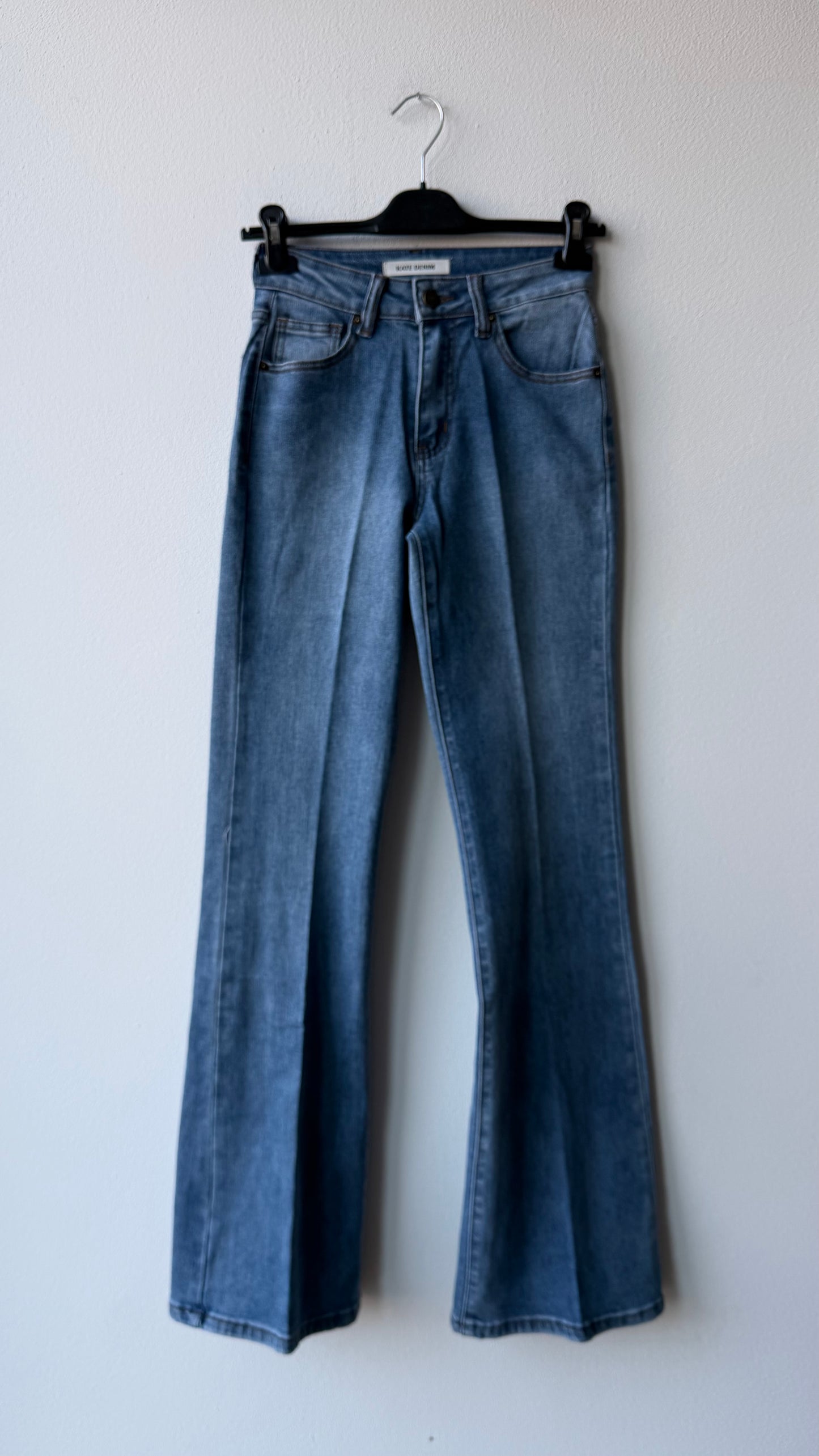Jeans flare elasticizzato