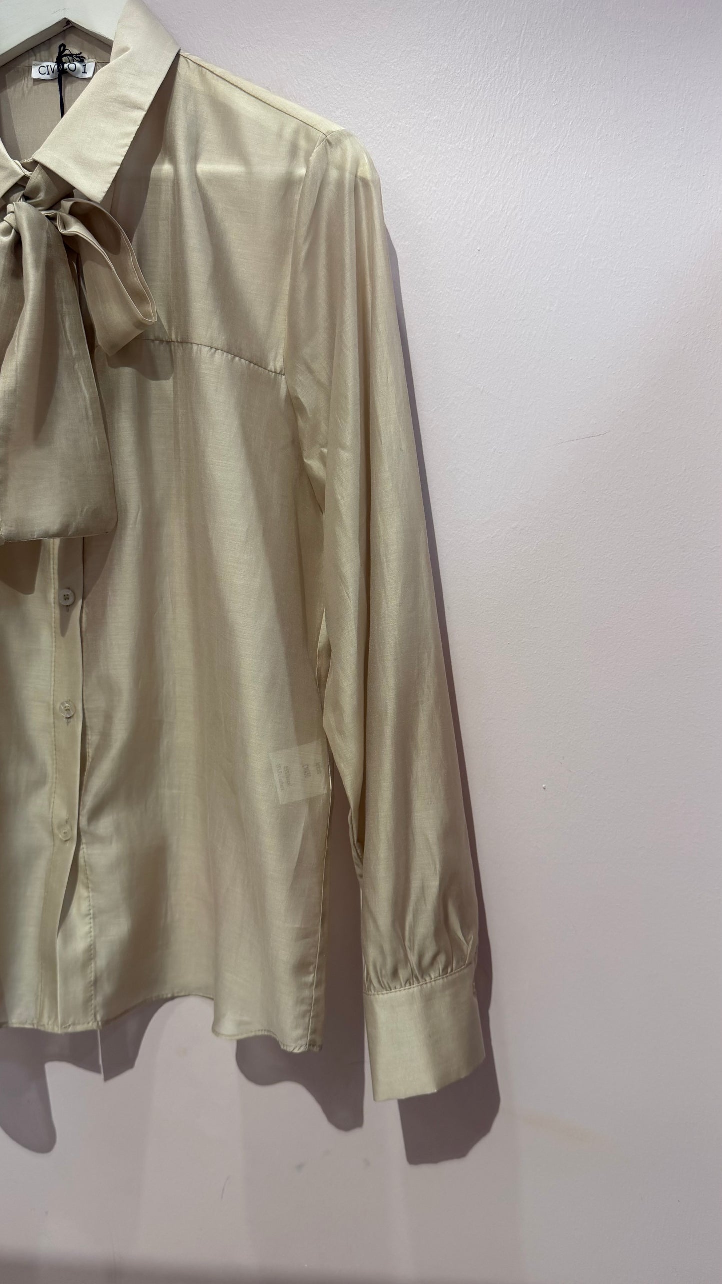 Camicia fiocco nude