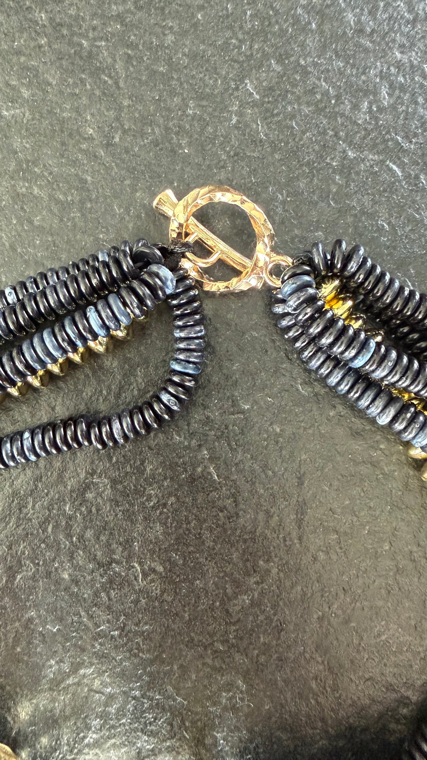 Collana nera gold