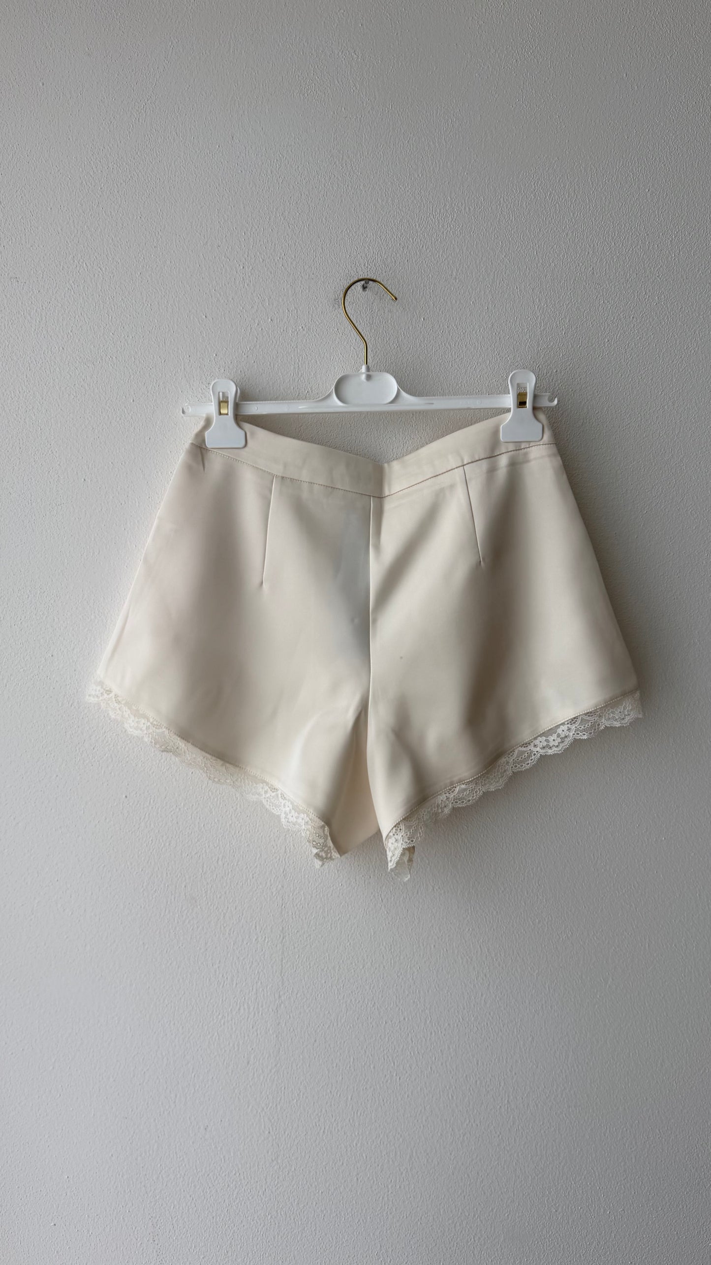 Short lingerie