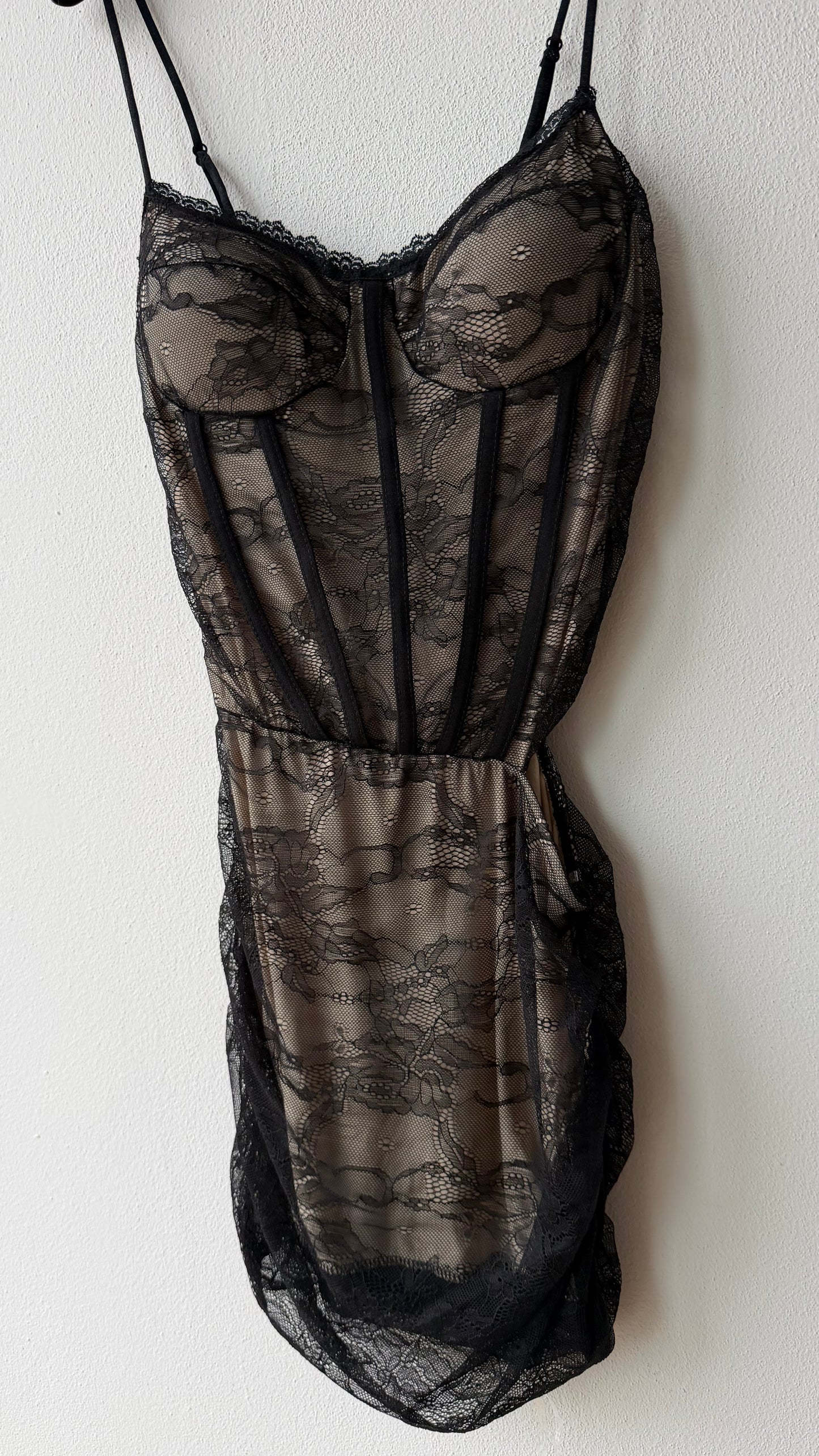 Abito pizzo bustier