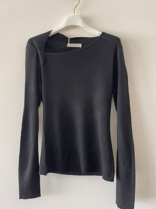Maglia scollo asimmetrico