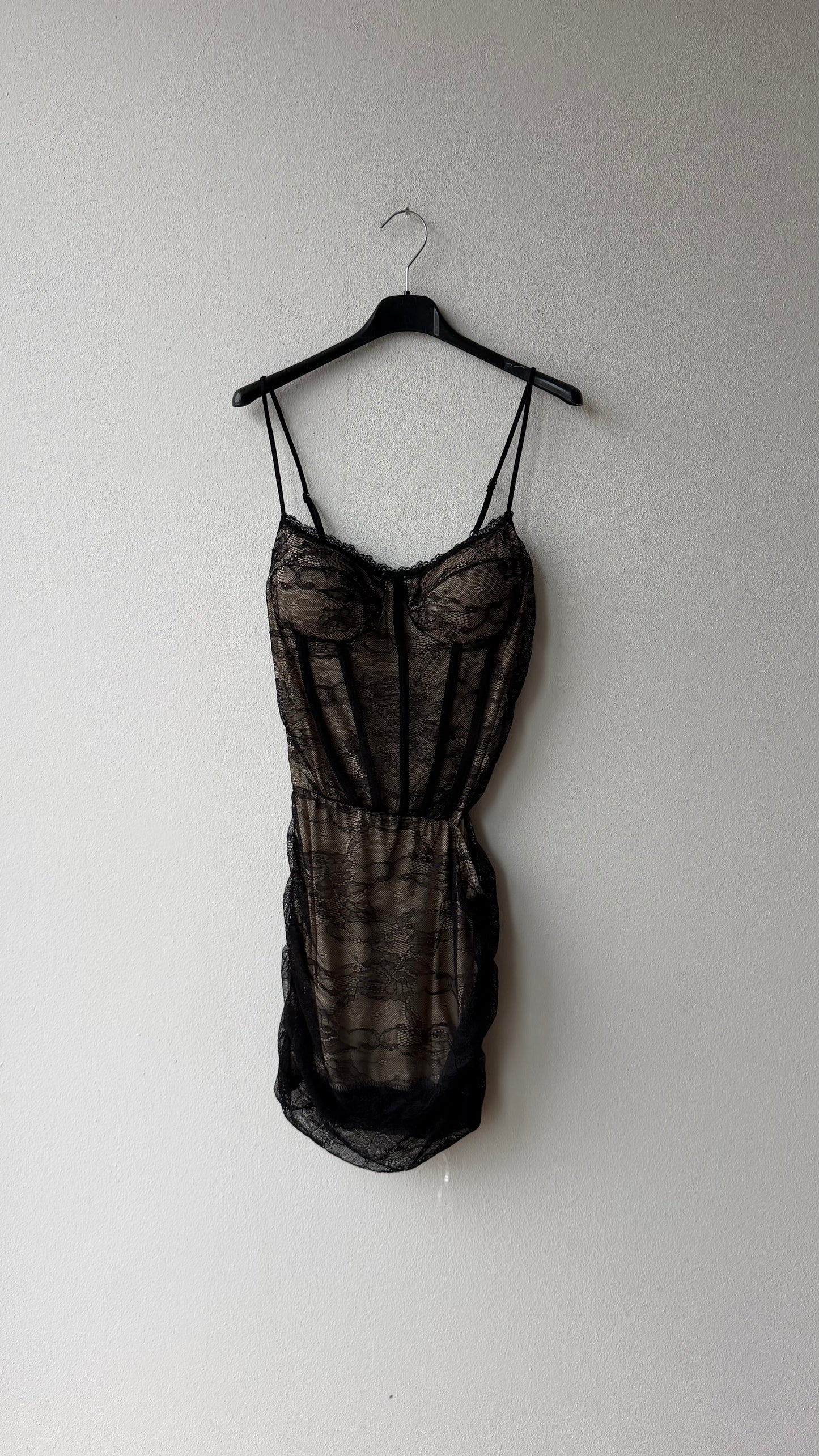 Abito pizzo bustier