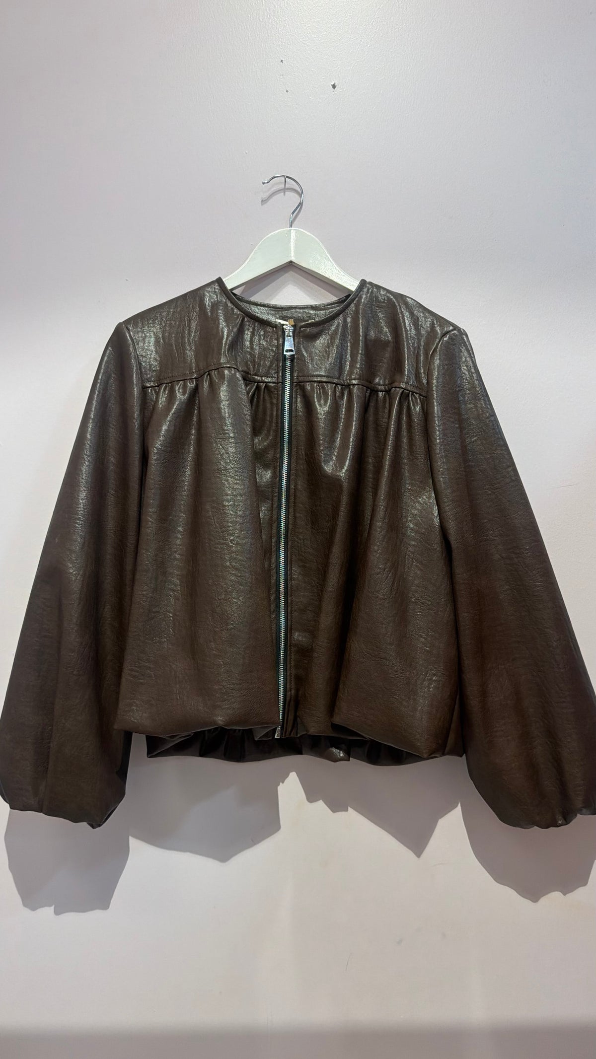 Giacca ecopelle collo chanel