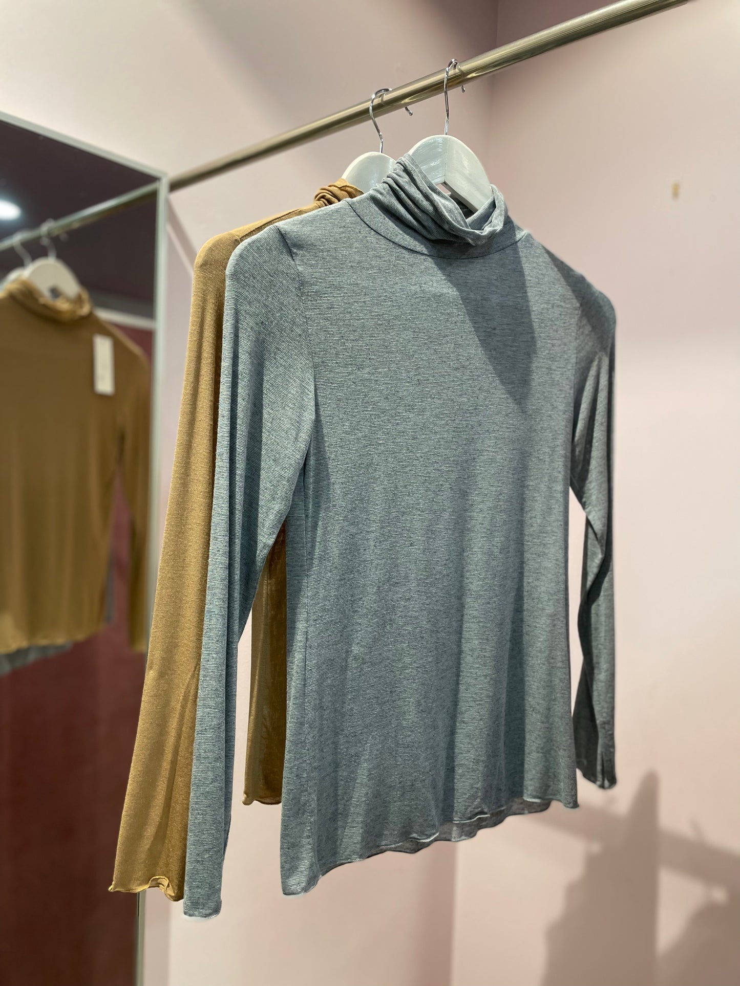 Maglia Dolcevita leggera misto cashmere