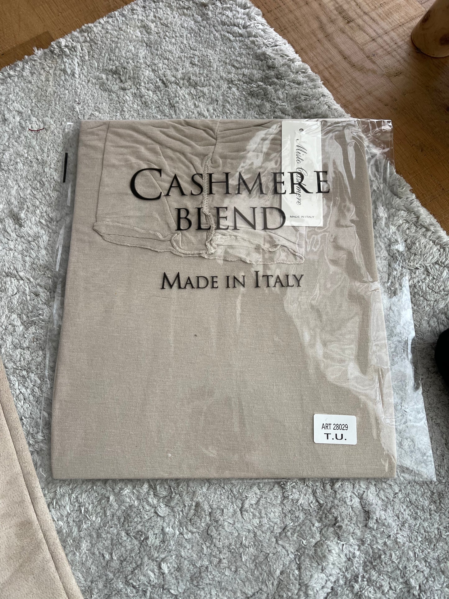 Maglia Dolcevita leggera misto cashmere