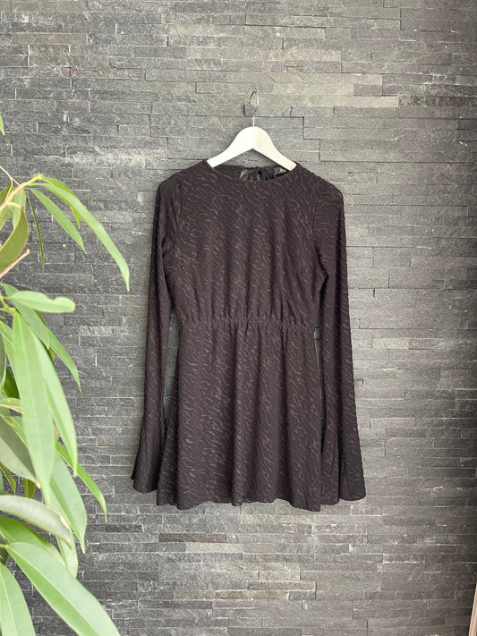 Eleh backless dress