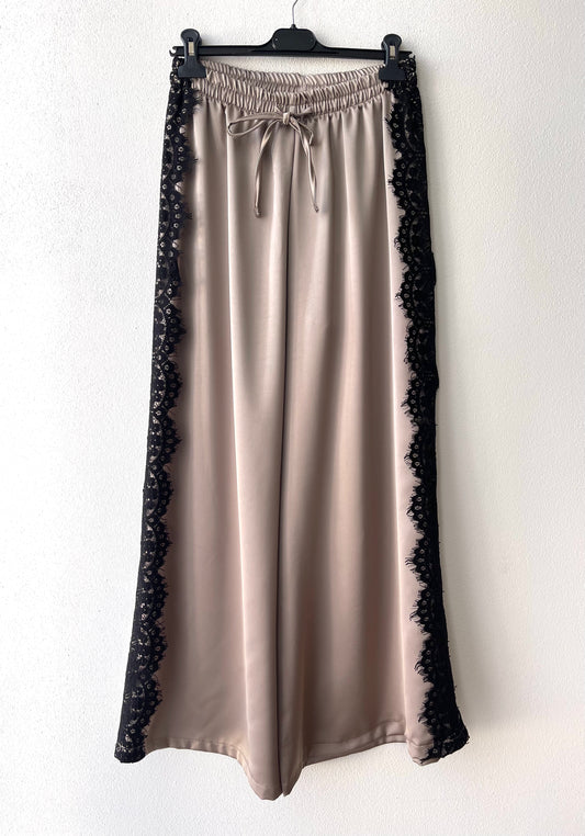 Pantaloni satin pizzo