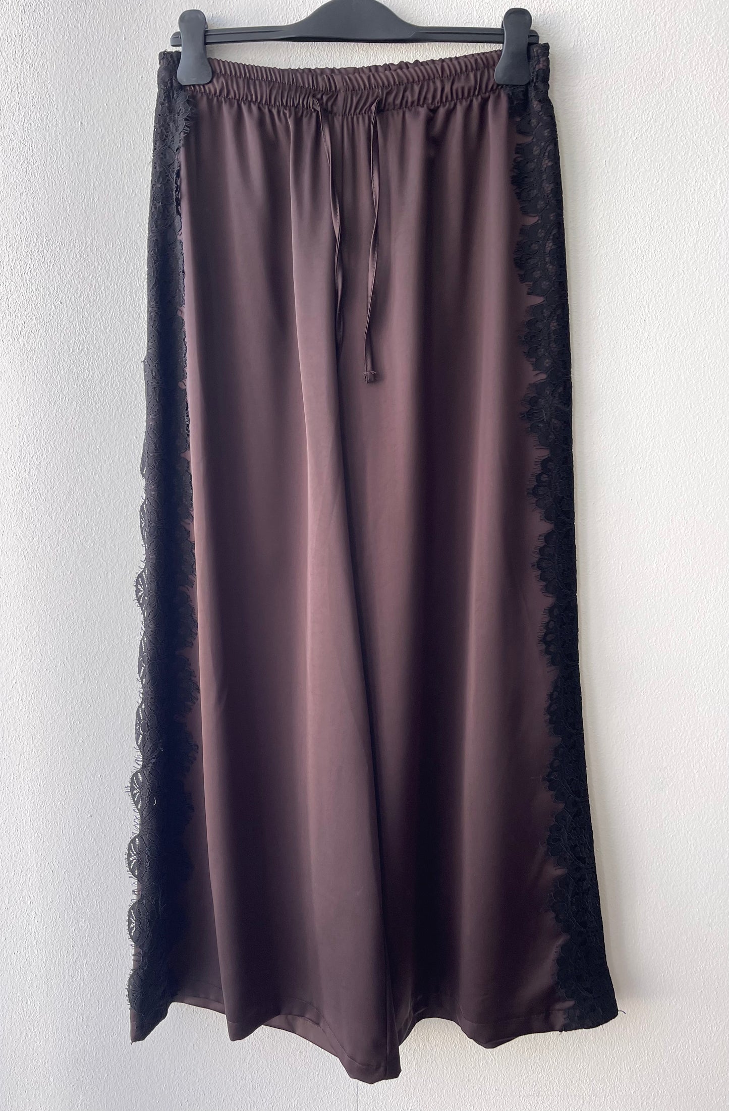 Pantaloni satin pizzo