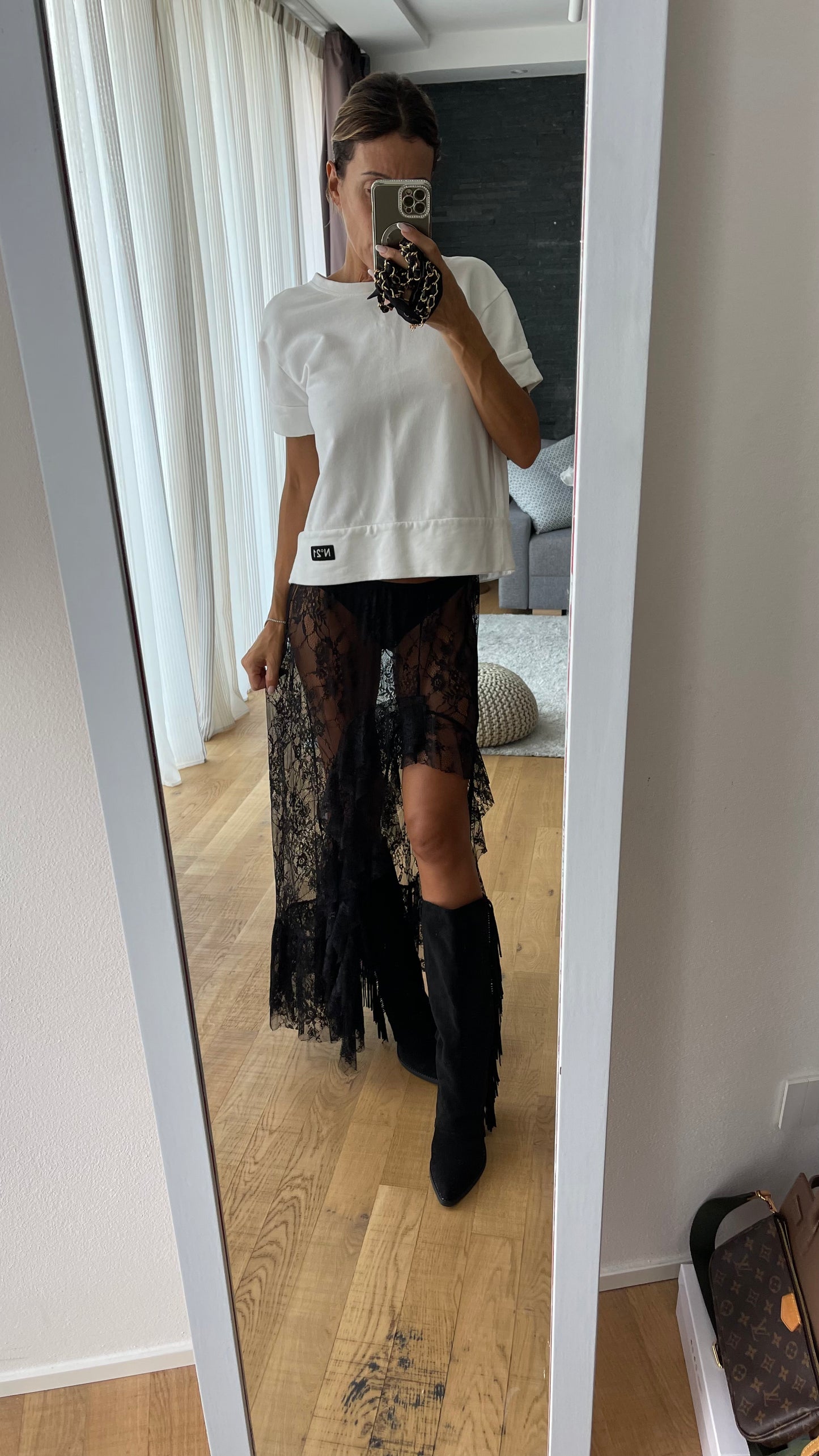 Gonna pizzo nero