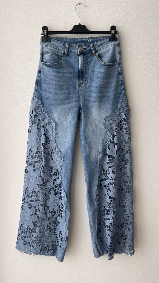 Jeans inserto pizzo