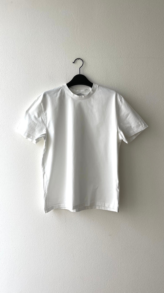 T-shirt accollata