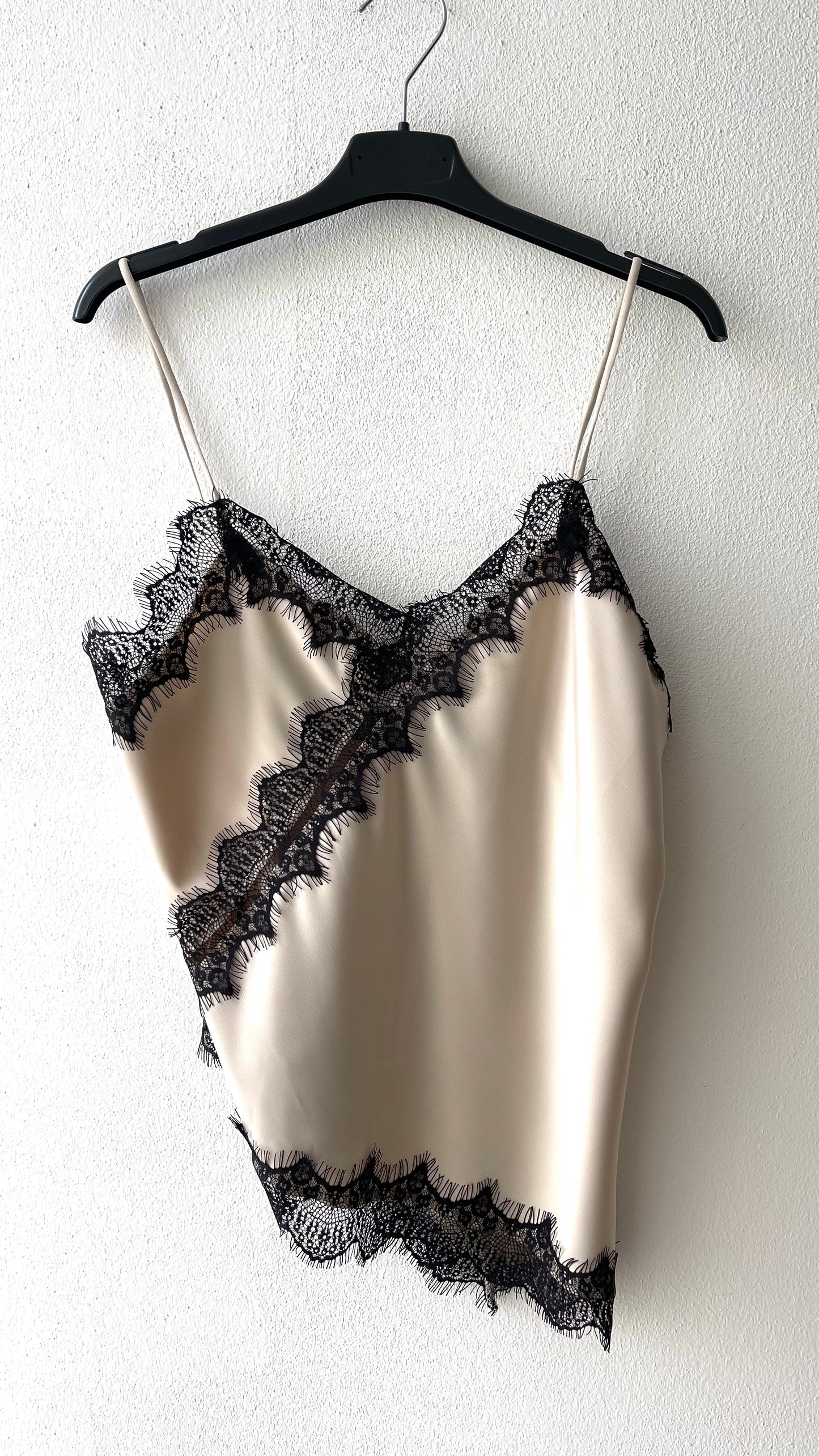 Top lingerie asimmetrico