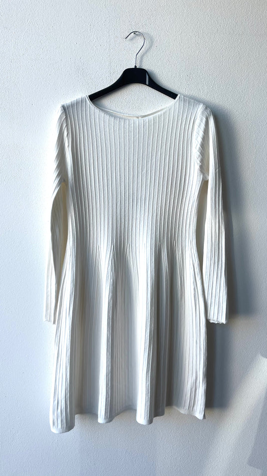 Abito maglia svasato