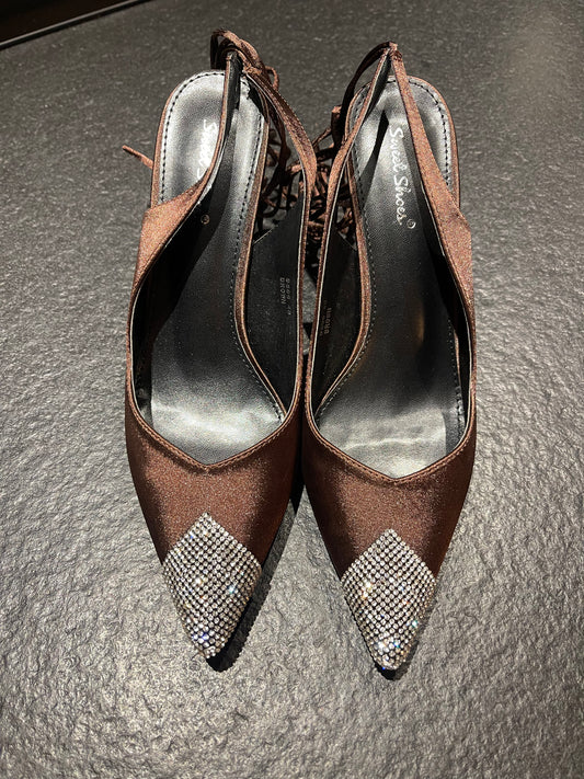 Laura brown pumps