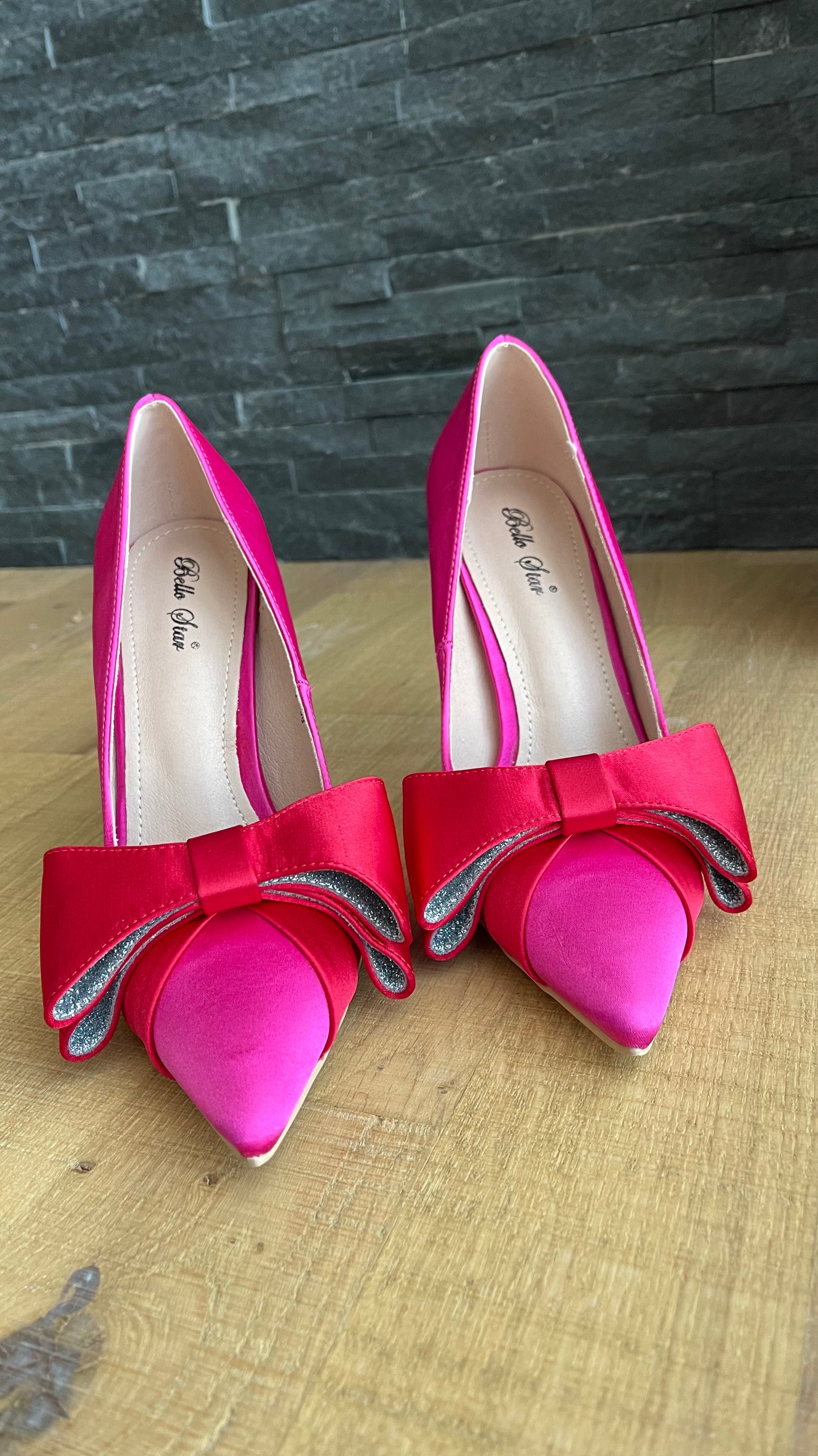 Red bow heel